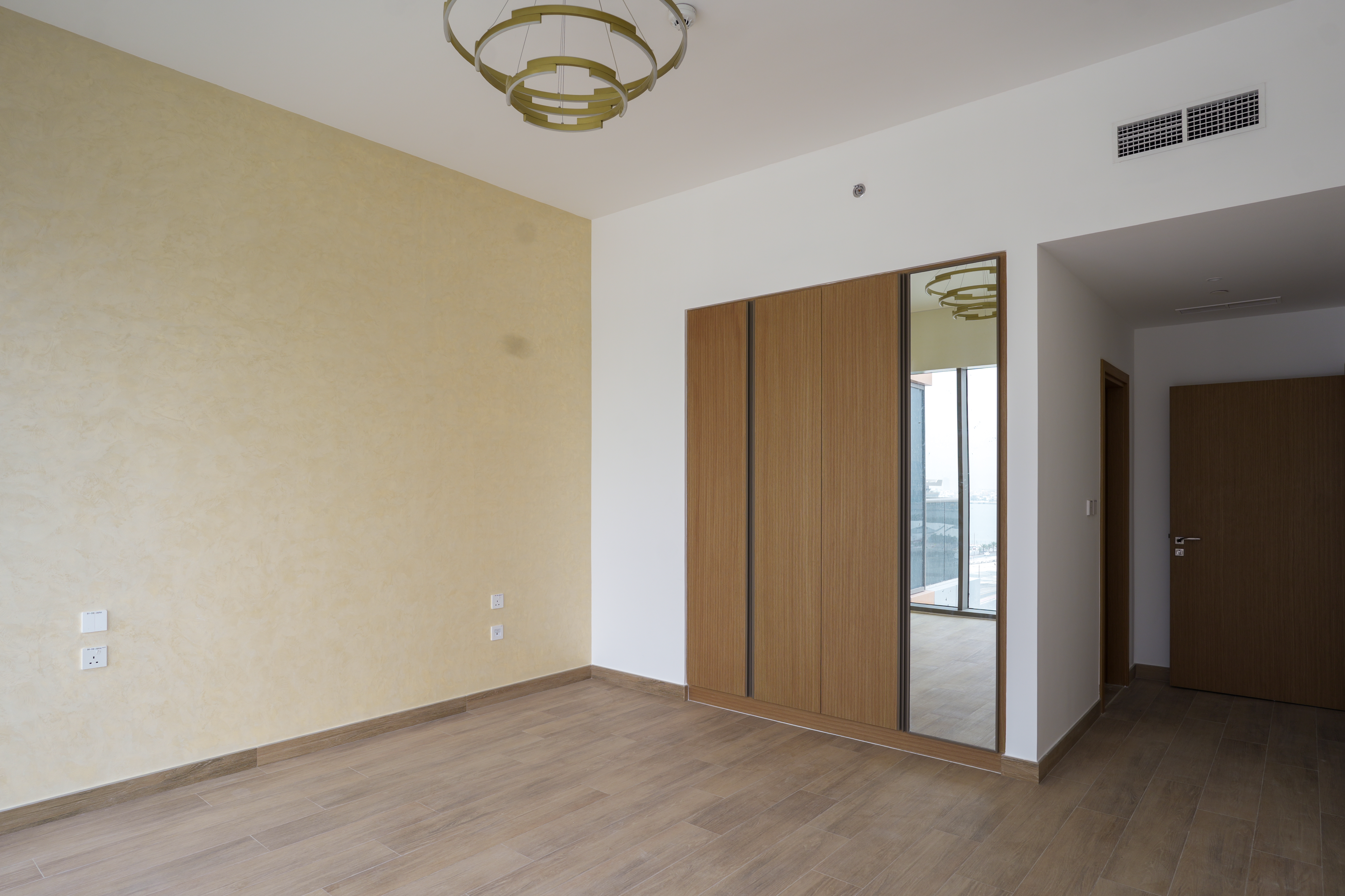 Clean & Spacious | Unfurnished Apartment | Direct Sea View