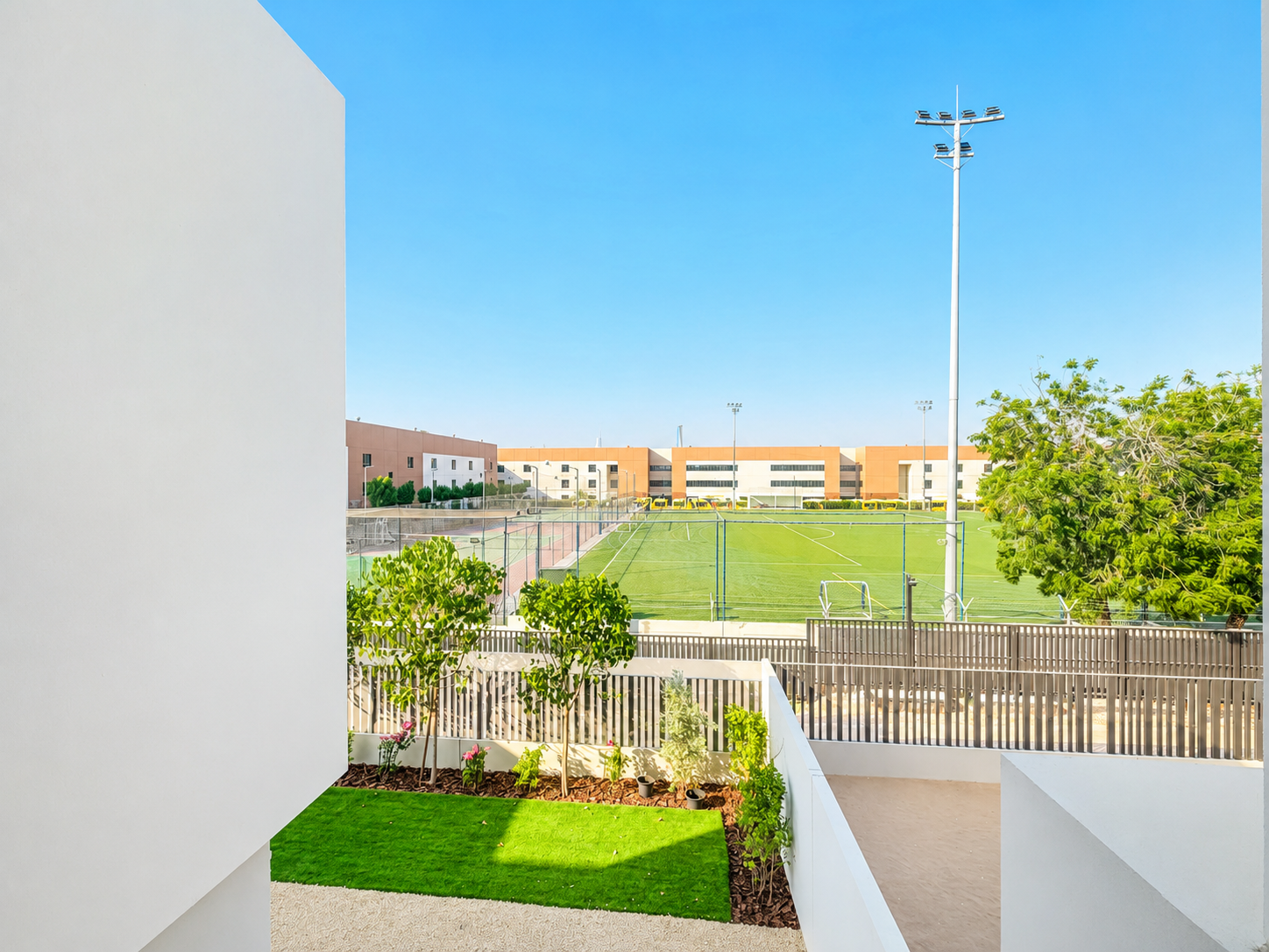 Vastu | Upgraded | Own amenities | End Corner