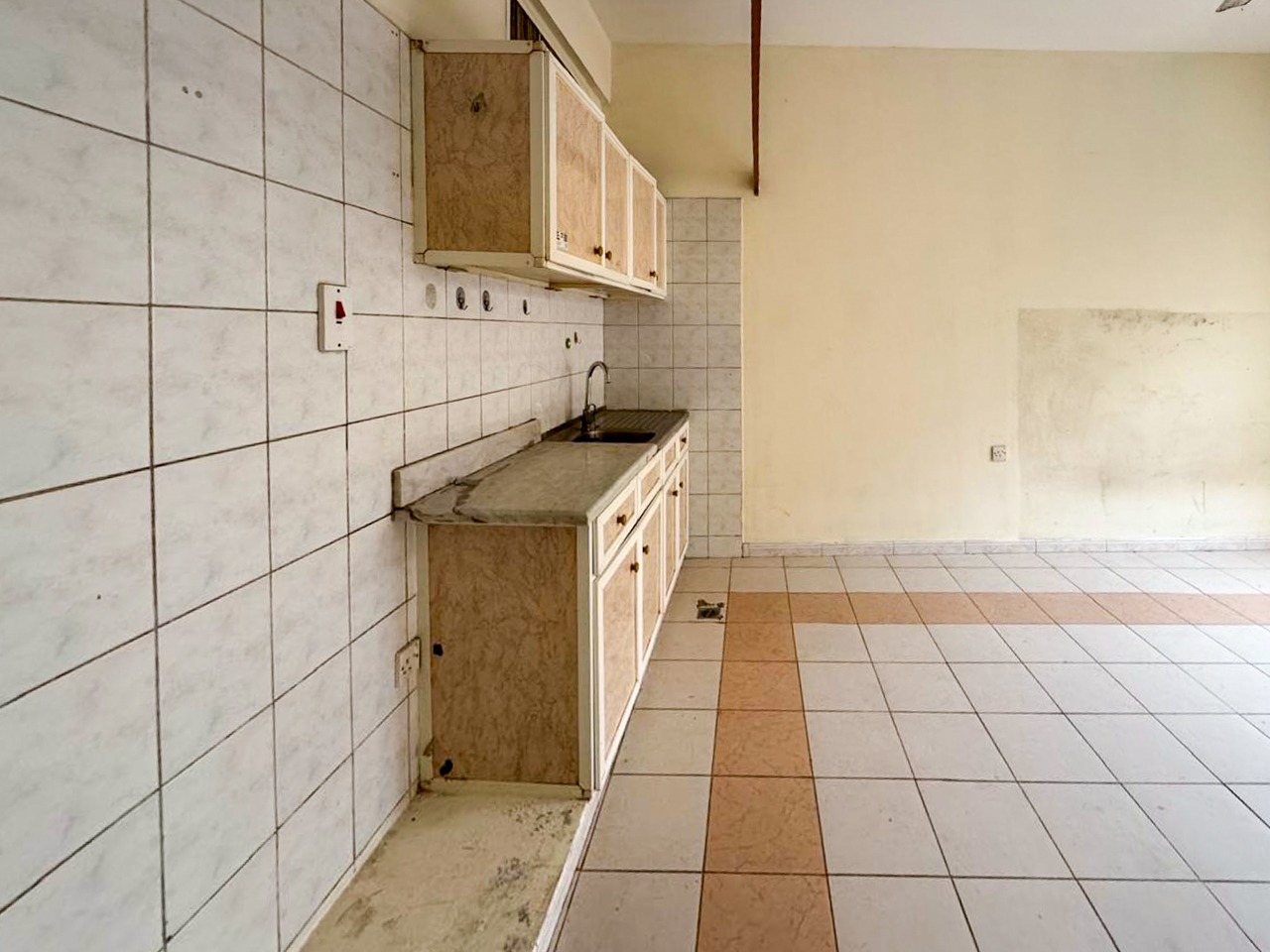 Studio in Bur Dubai | Near Metro | Balcony | Open Kitchen