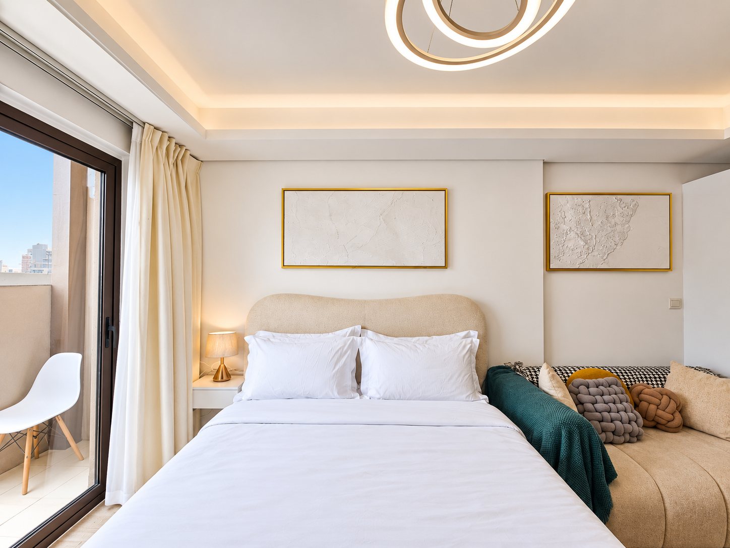 Furnished studio in Laya Mansion