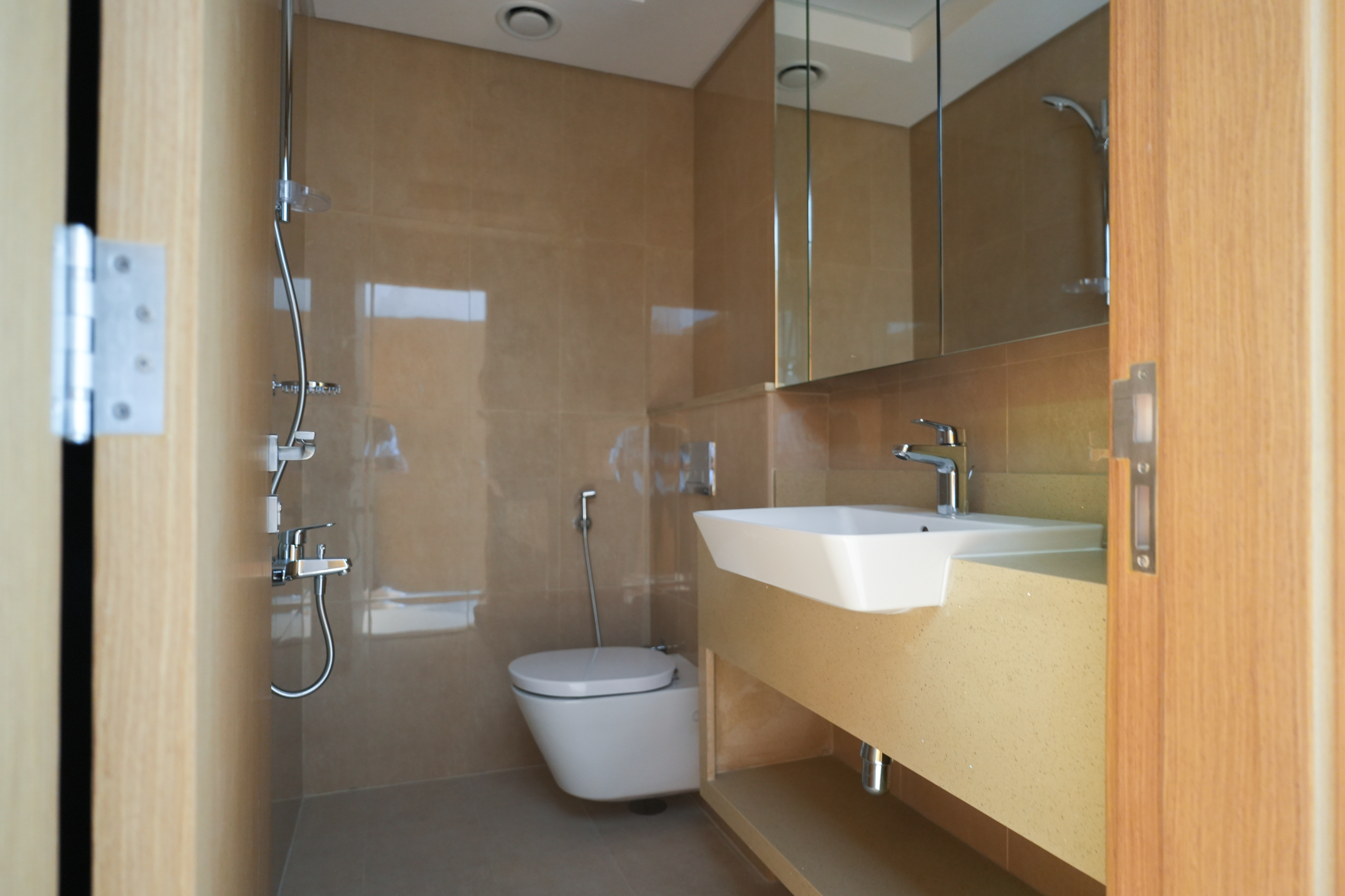 Clean & Spacious | Unfurnished Apartment | Direct Sea View
