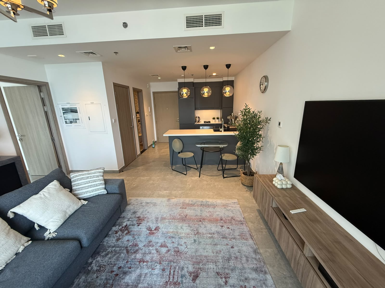 Luxury Marina Skyline View | Spacious Layout | Waterfront Living | Vacant