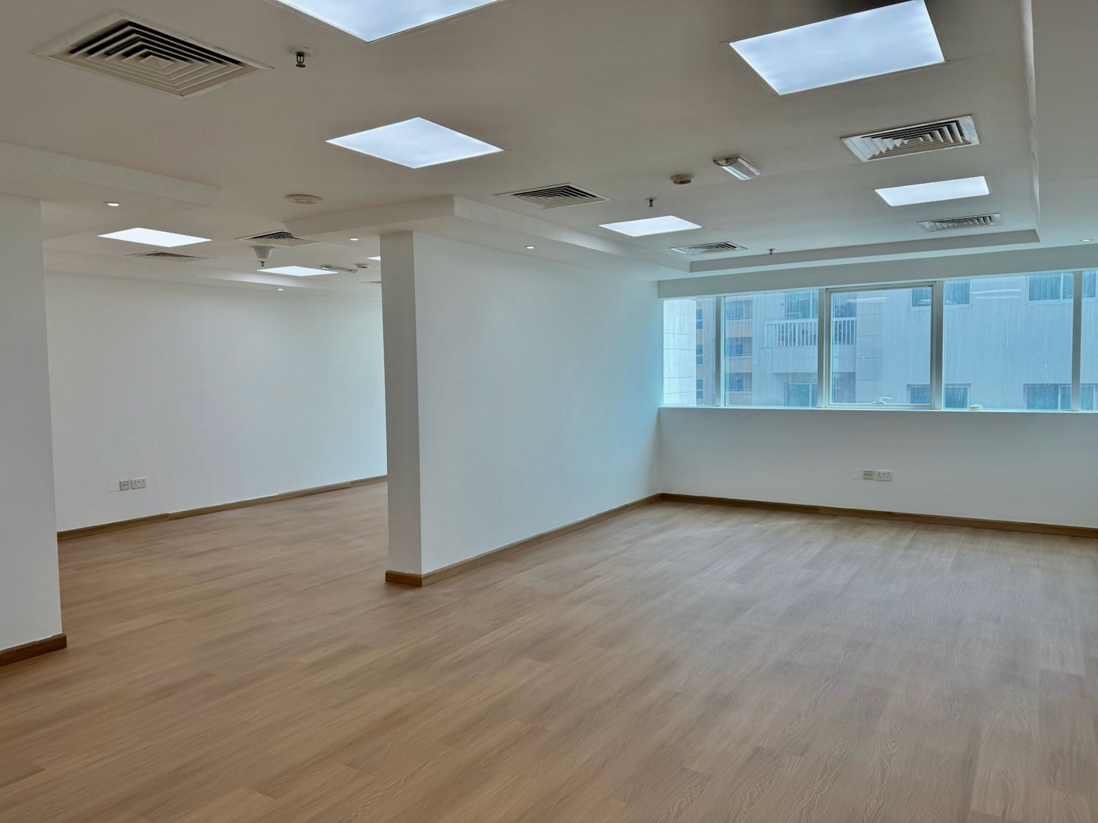 Near Mall of Emirates | Independent Fitted Office