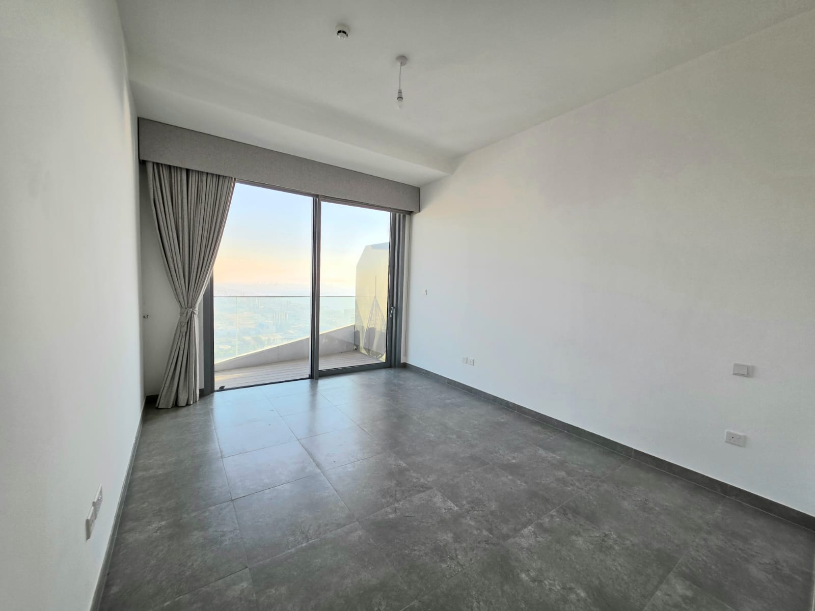 Full Marina view +Maids Room High floor