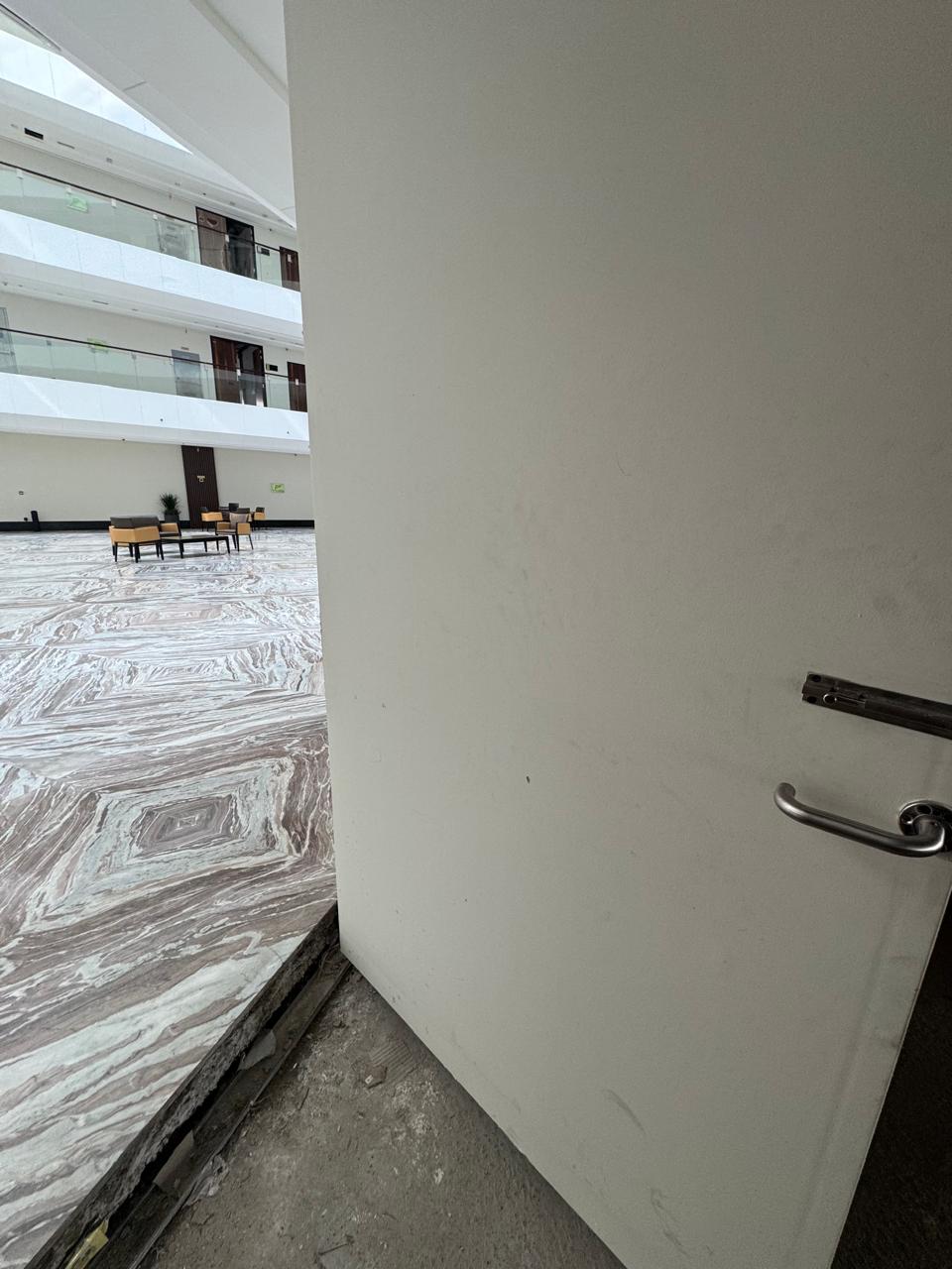 Showroom | Spacious & High Ceiling | Semi-Fitted