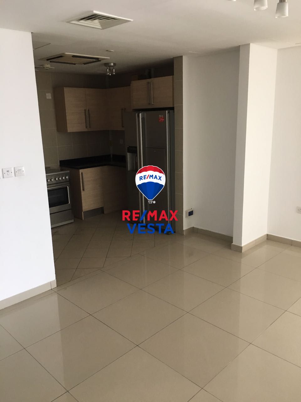 High Floor | Corner Unit with Sea View | Ample Layout | Rented