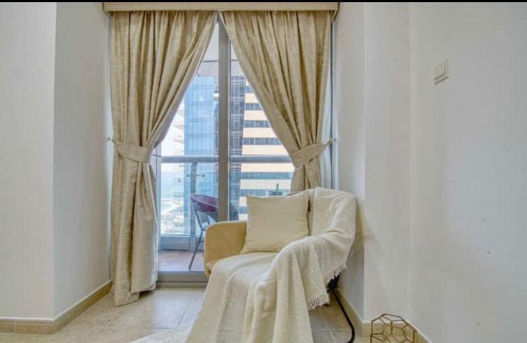Well Maintained | Spacious Layout | High Floor | Sea View