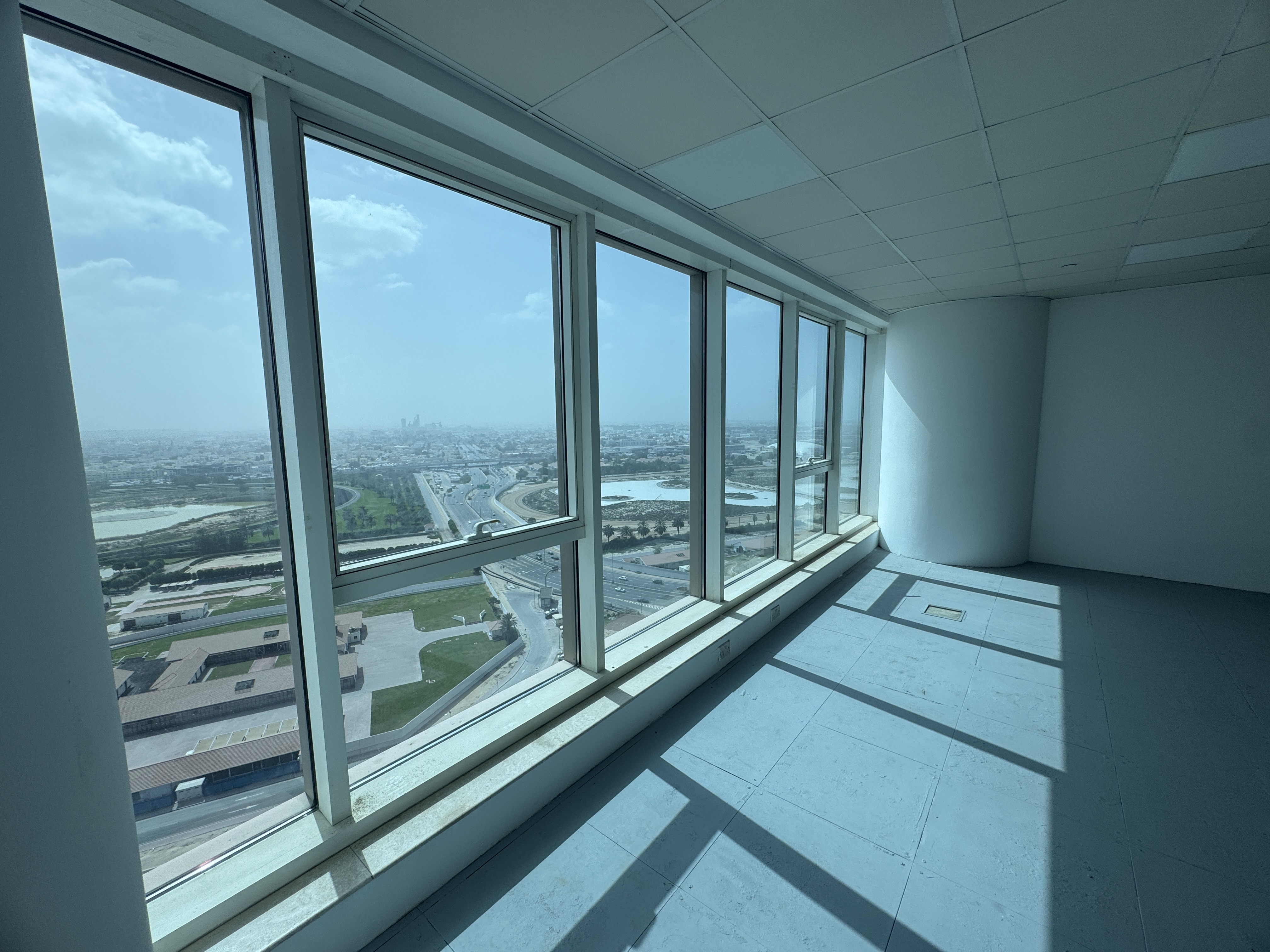 Spacious Commercial Office | Ready to Move-in