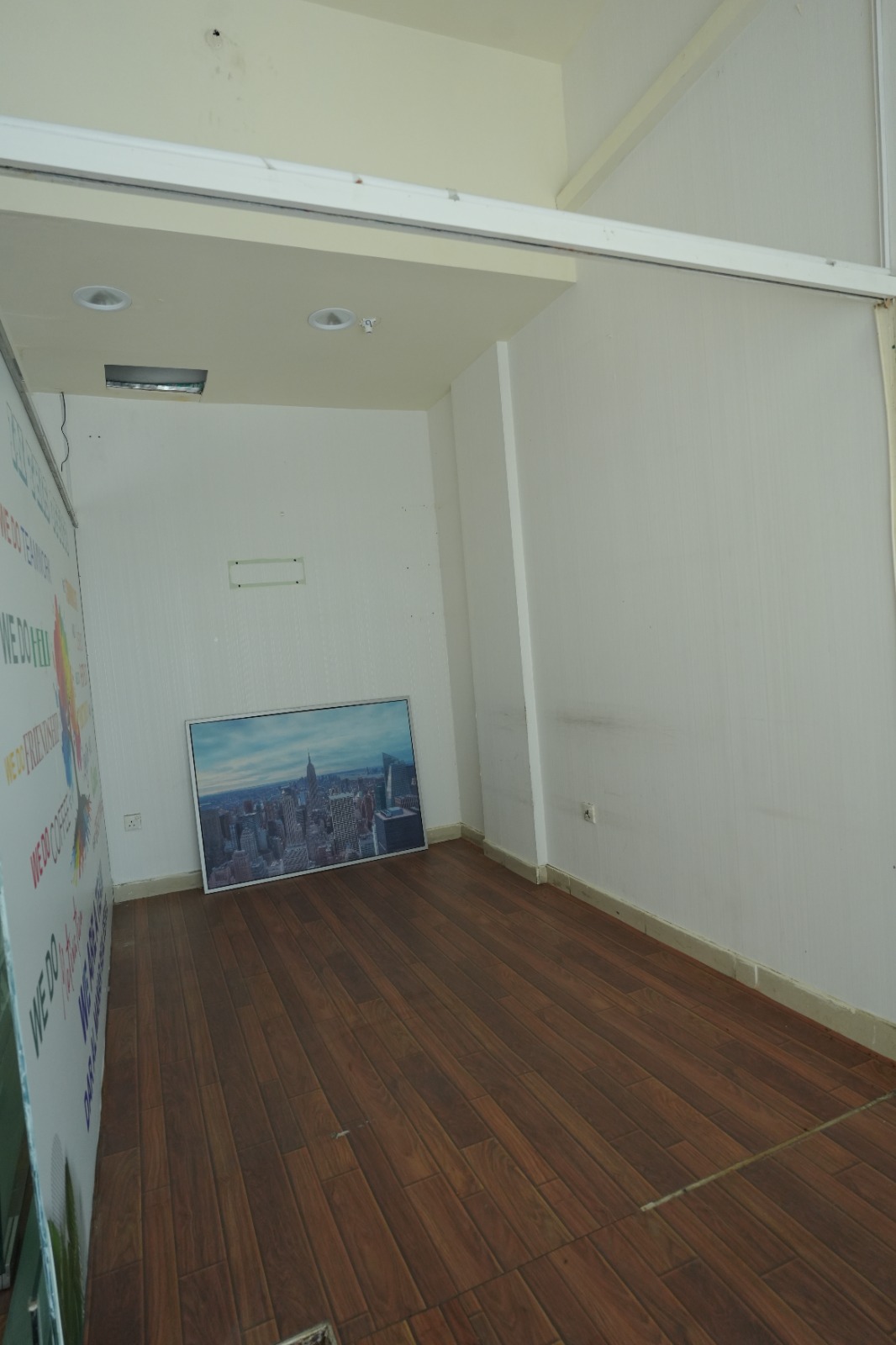 Corner Shop | Prime Location | Spacious Layout