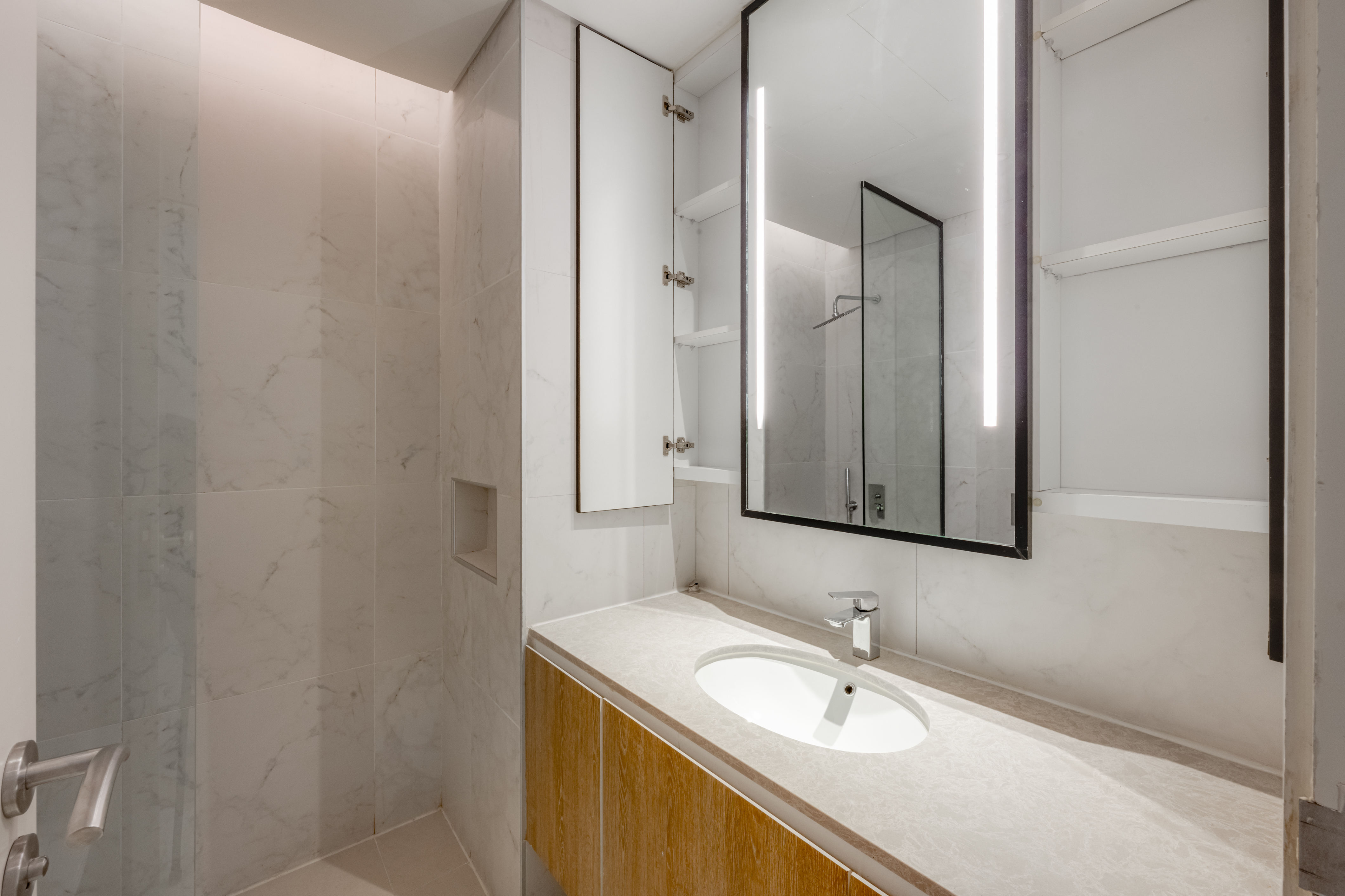 Bright Apartment | Great Layout | Amber Residency | Vacant