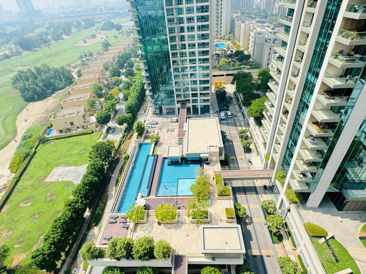 Semi Furnished | Balcony | Peaceful Green | Community | Golf & Pool View | Closed Kitchen