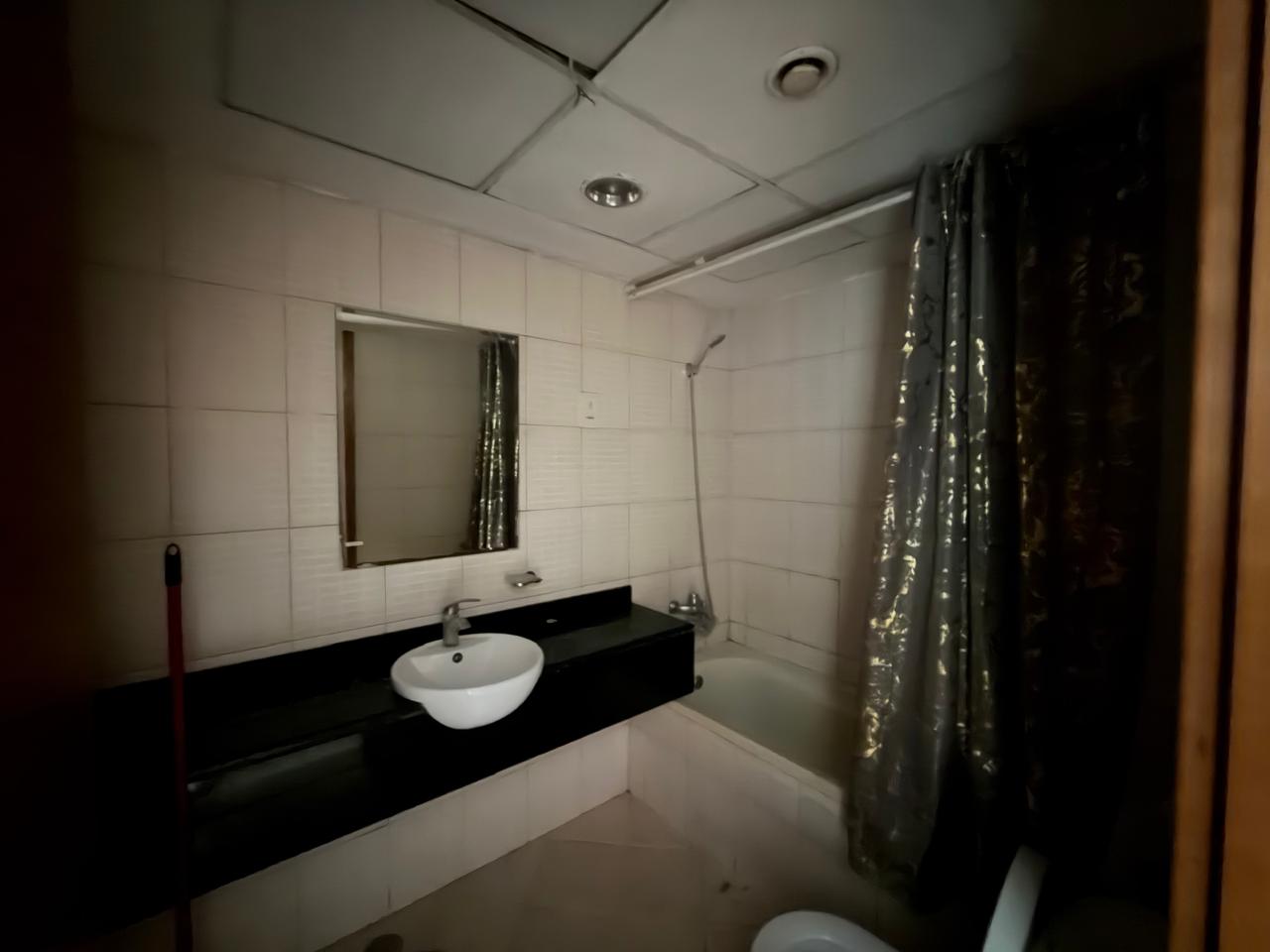 Upgraded/ Big layout / Vacant | Furnished | Clean