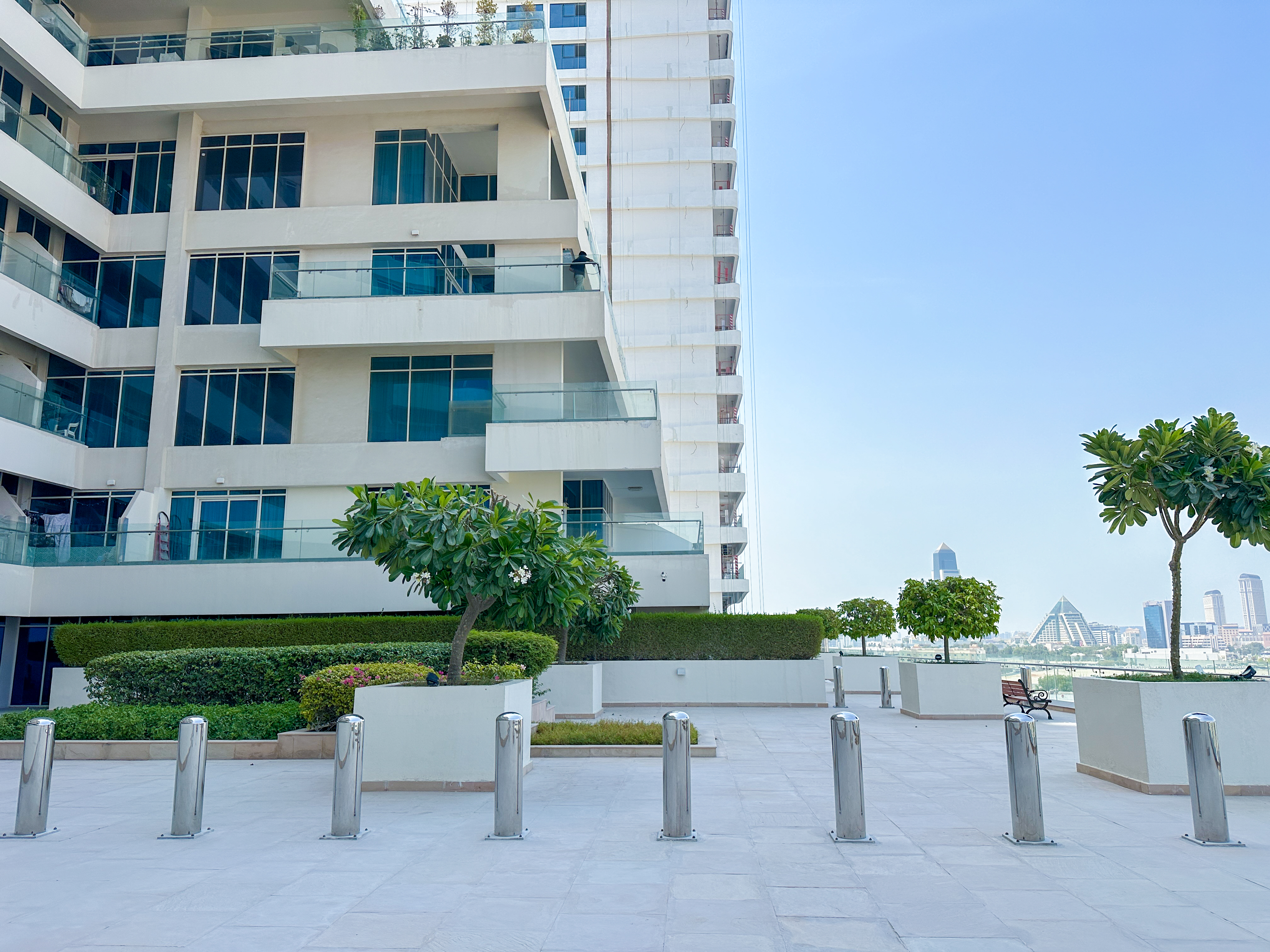 Studio with balcony Al Jaddaf | Near Metro | canal view | Ideal for Airport & Business Bay Staff