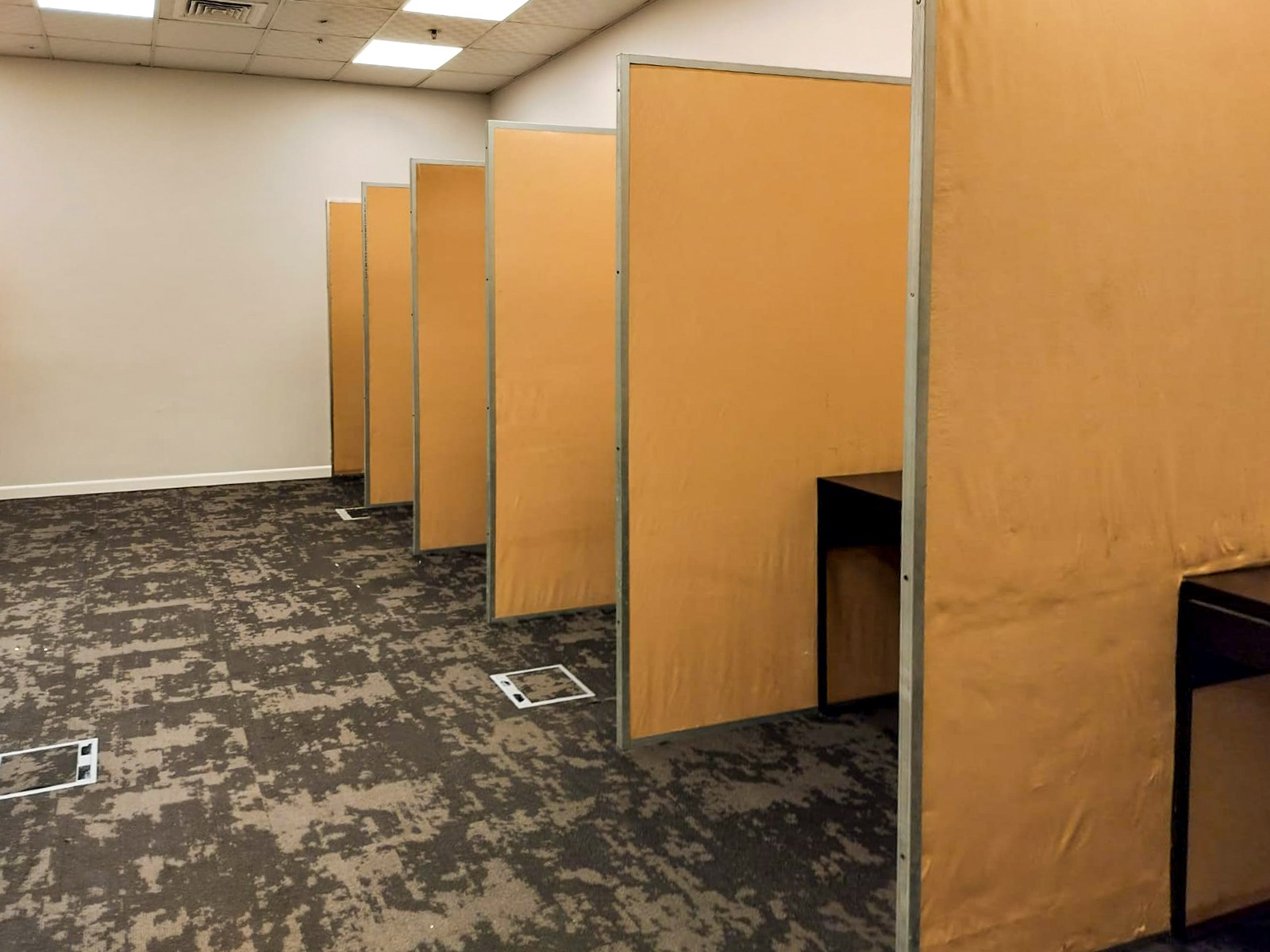 FULLY FITTED | PRIME LOCATION | RENTED