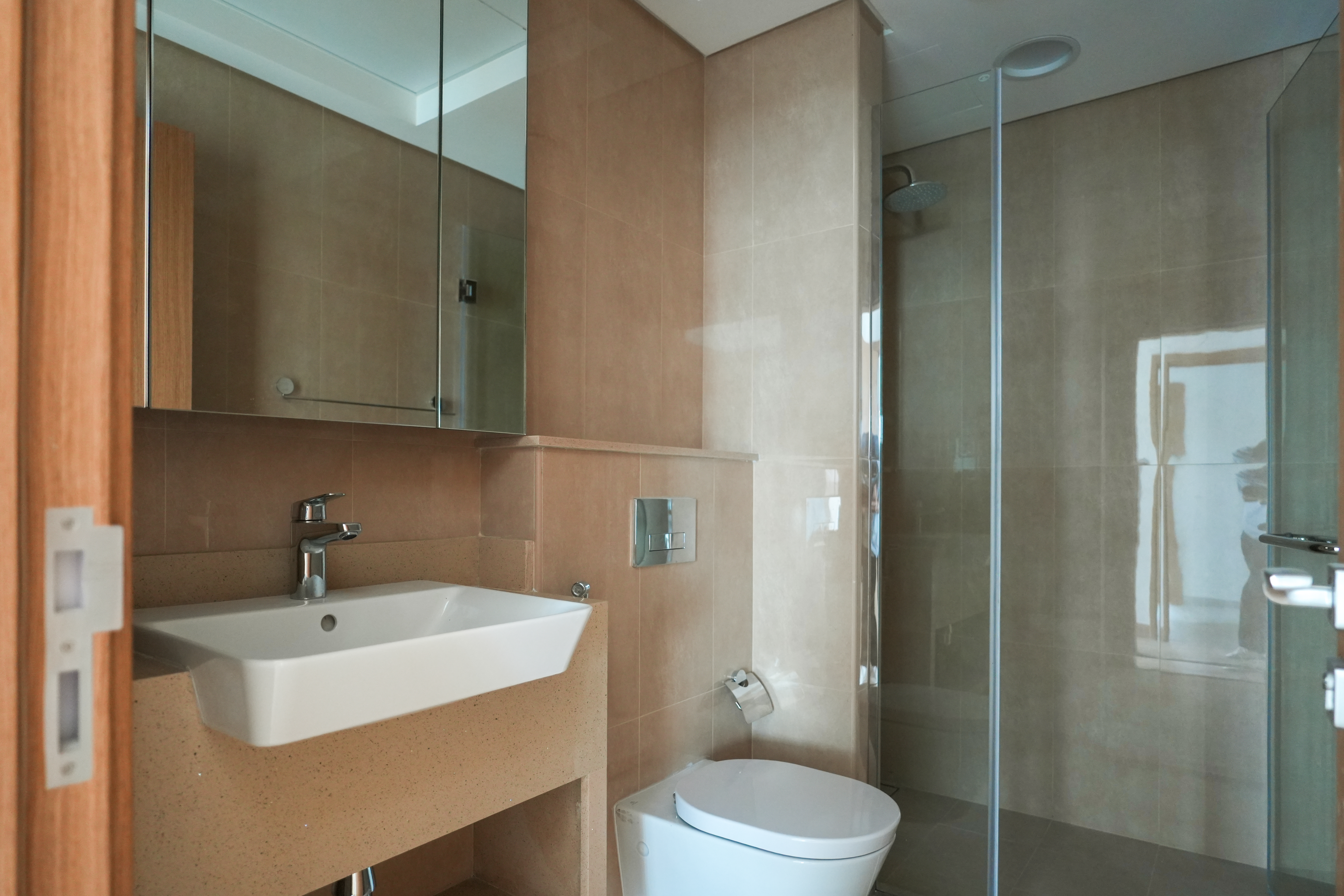 Clean & Spacious | Unfurnished Apartment | Direct Sea View