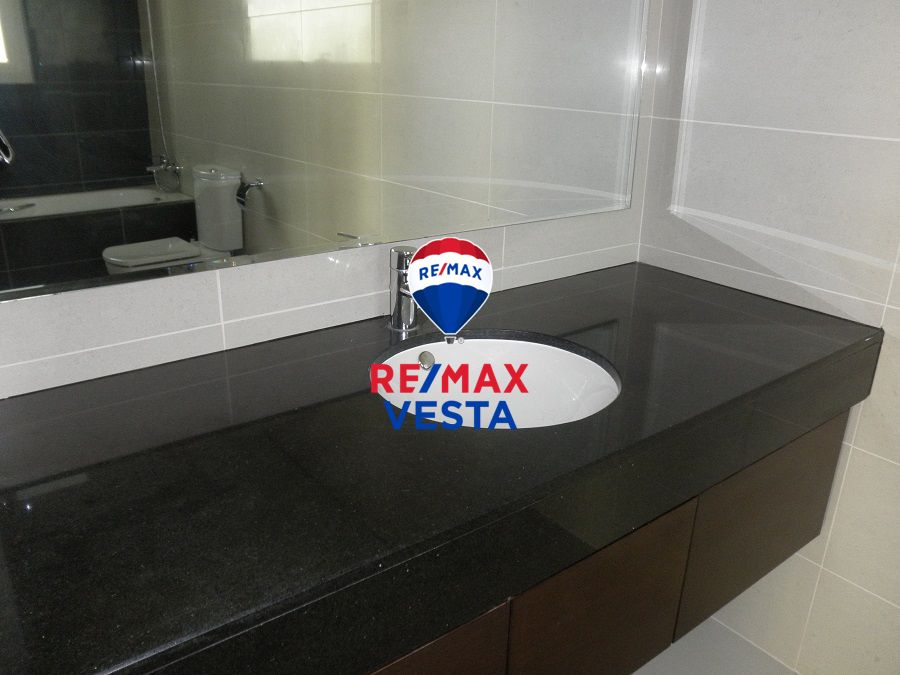 Well Maintained | Spacious Layout | Stunning View | Ready to Move