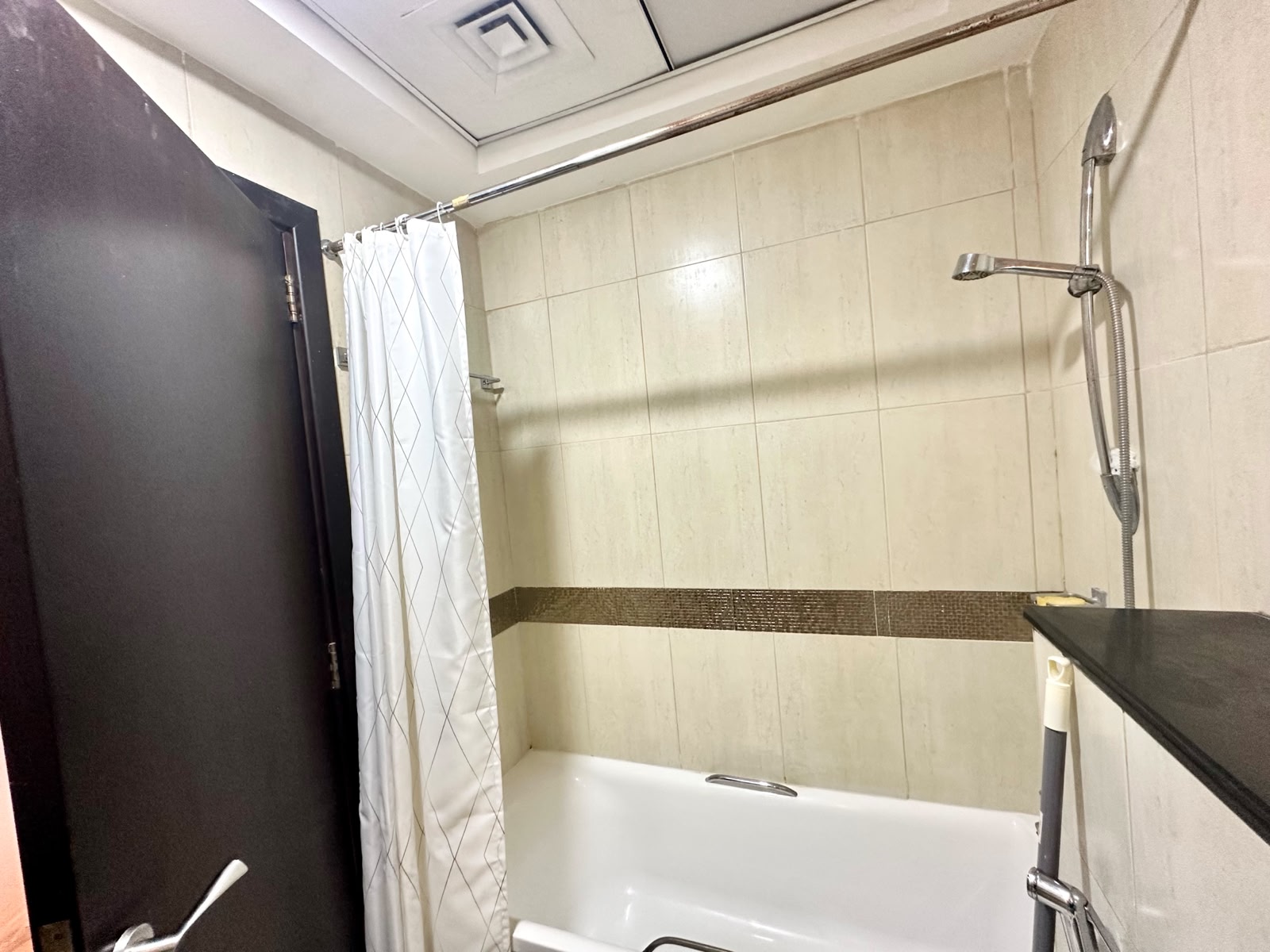 Modern Studio | Comfort Living | Hanover Square