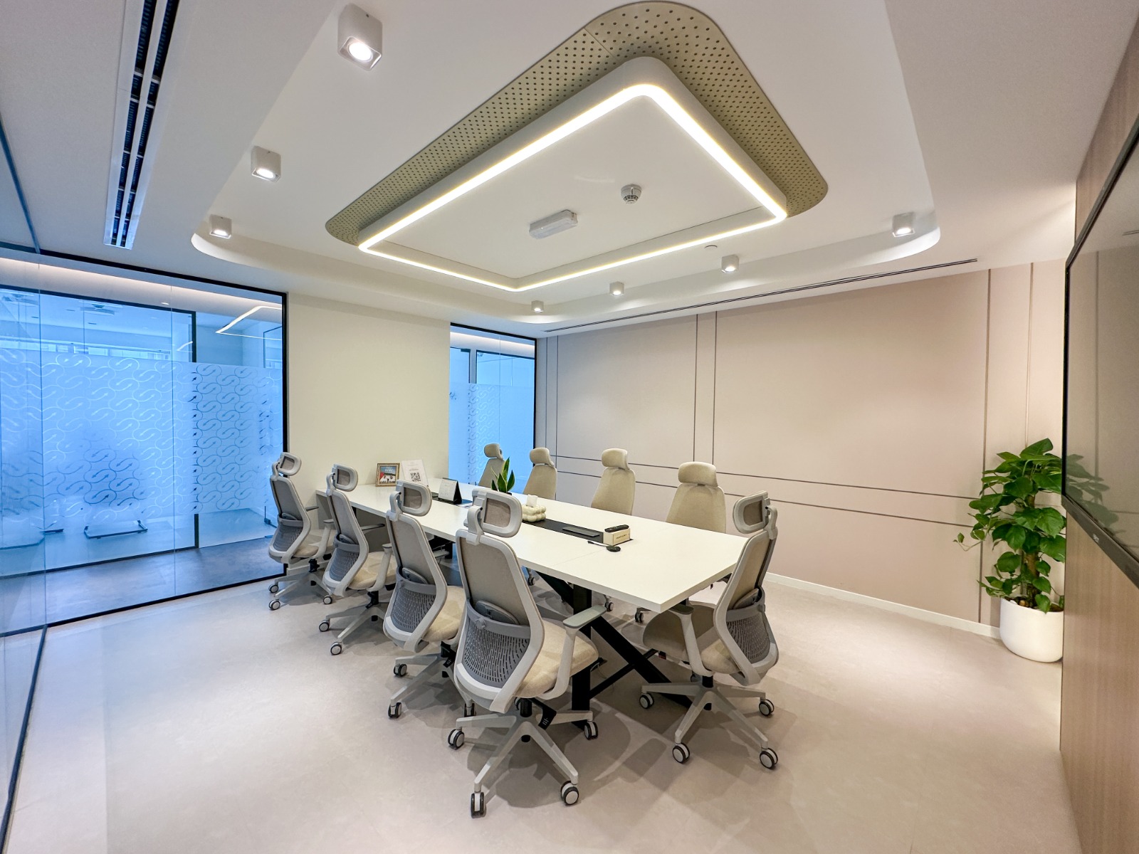 Business Bay View | Furnished Office | Well-Maintained | 110.29 sqft