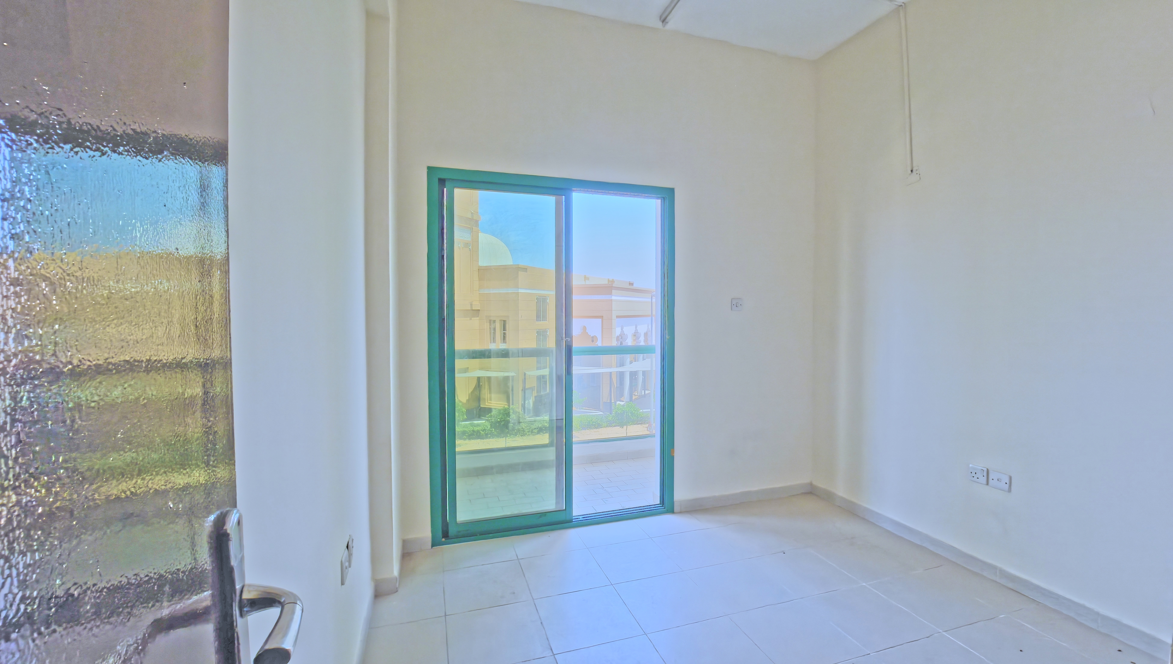 Spacious Layout | Big balcony | Near Bus Stop