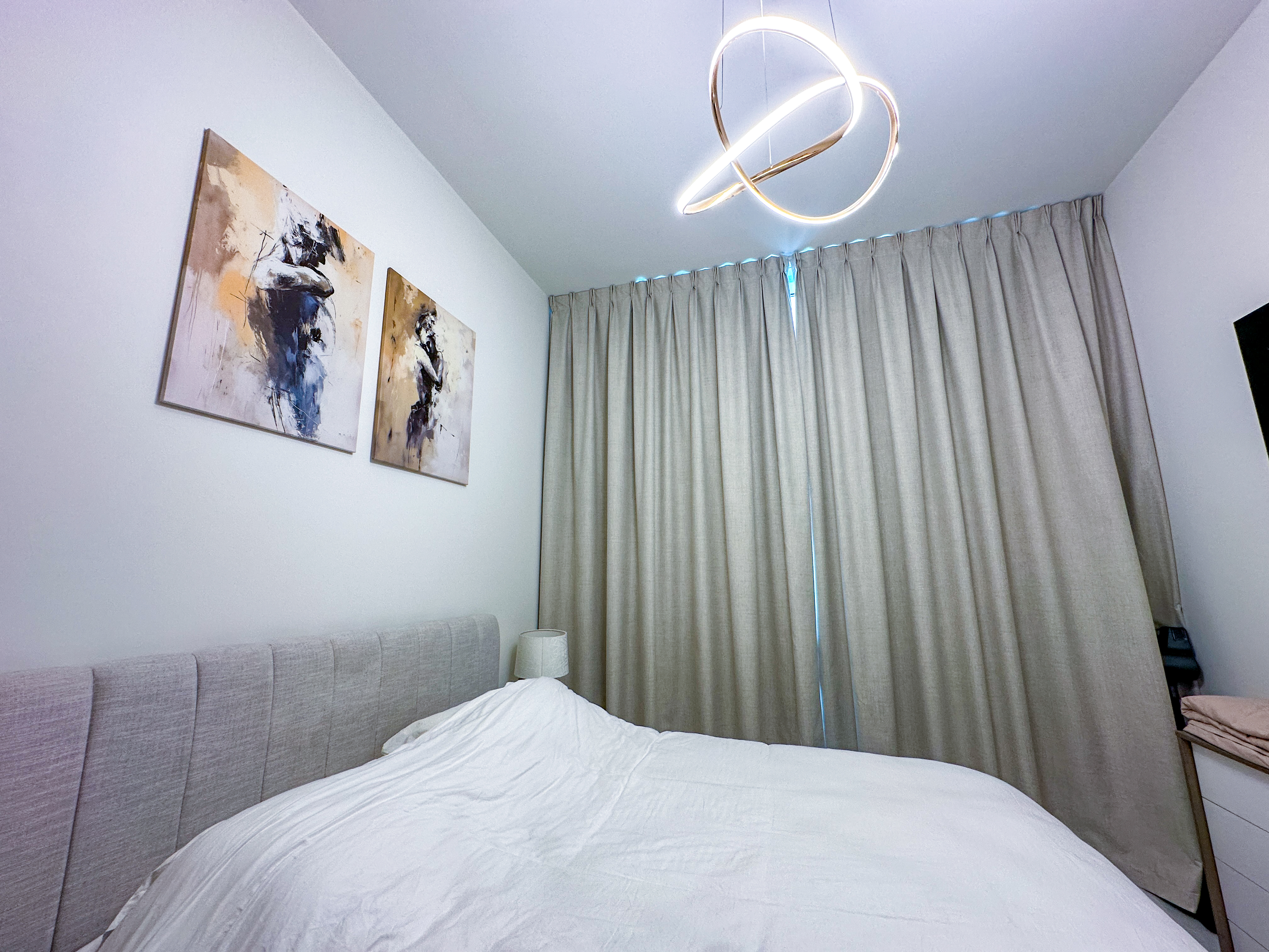12 Cheques | Skyline Views | Premium Amenities