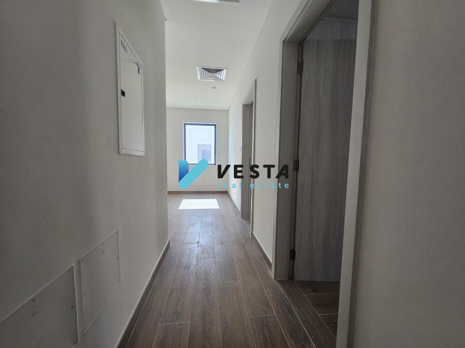 Upgraded Residence | Renovated Extra  Elegant Bedroom | Landscaped  | Premium Location