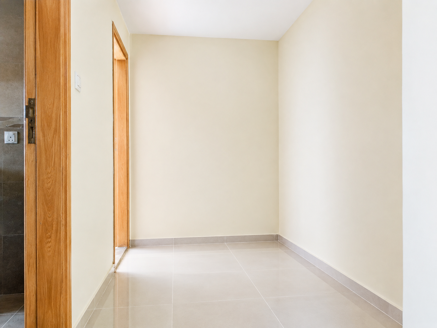 Spacious 1BHK | Balcony | Closed Kitchen