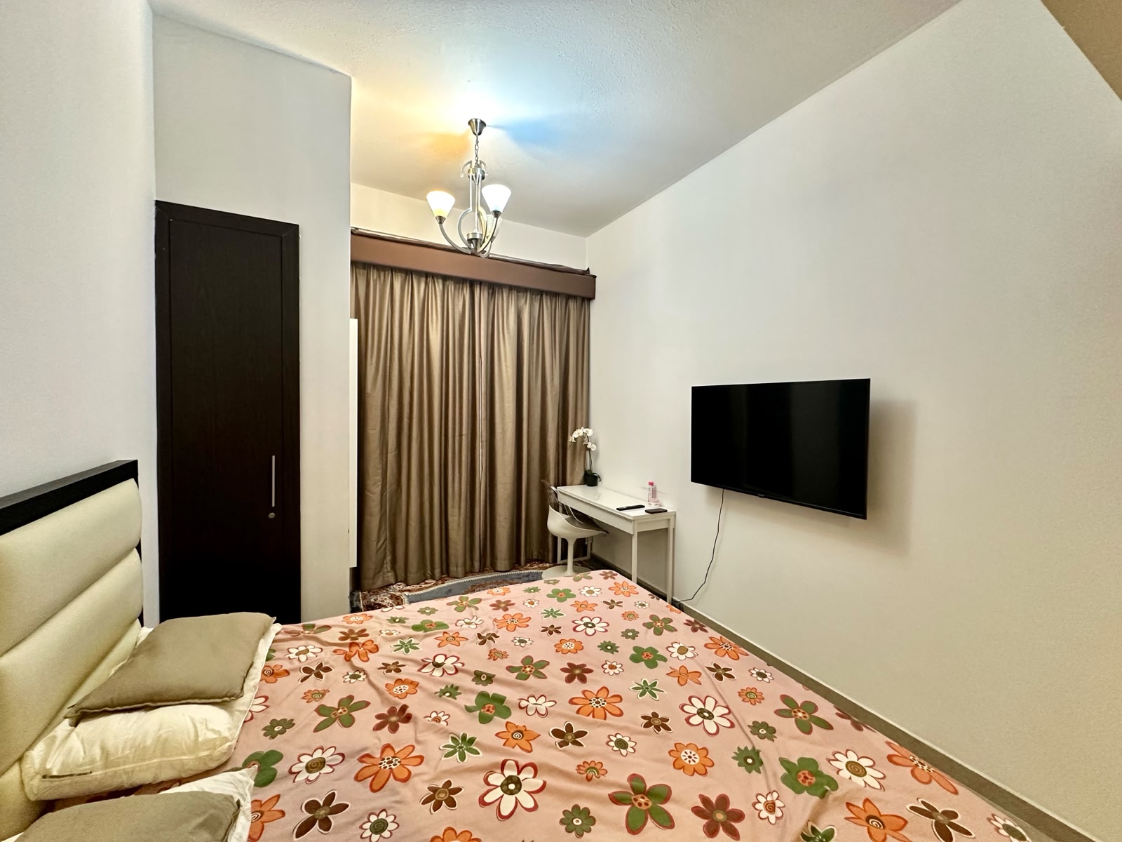 Modern Studio | Comfort Living | Hanover Square
