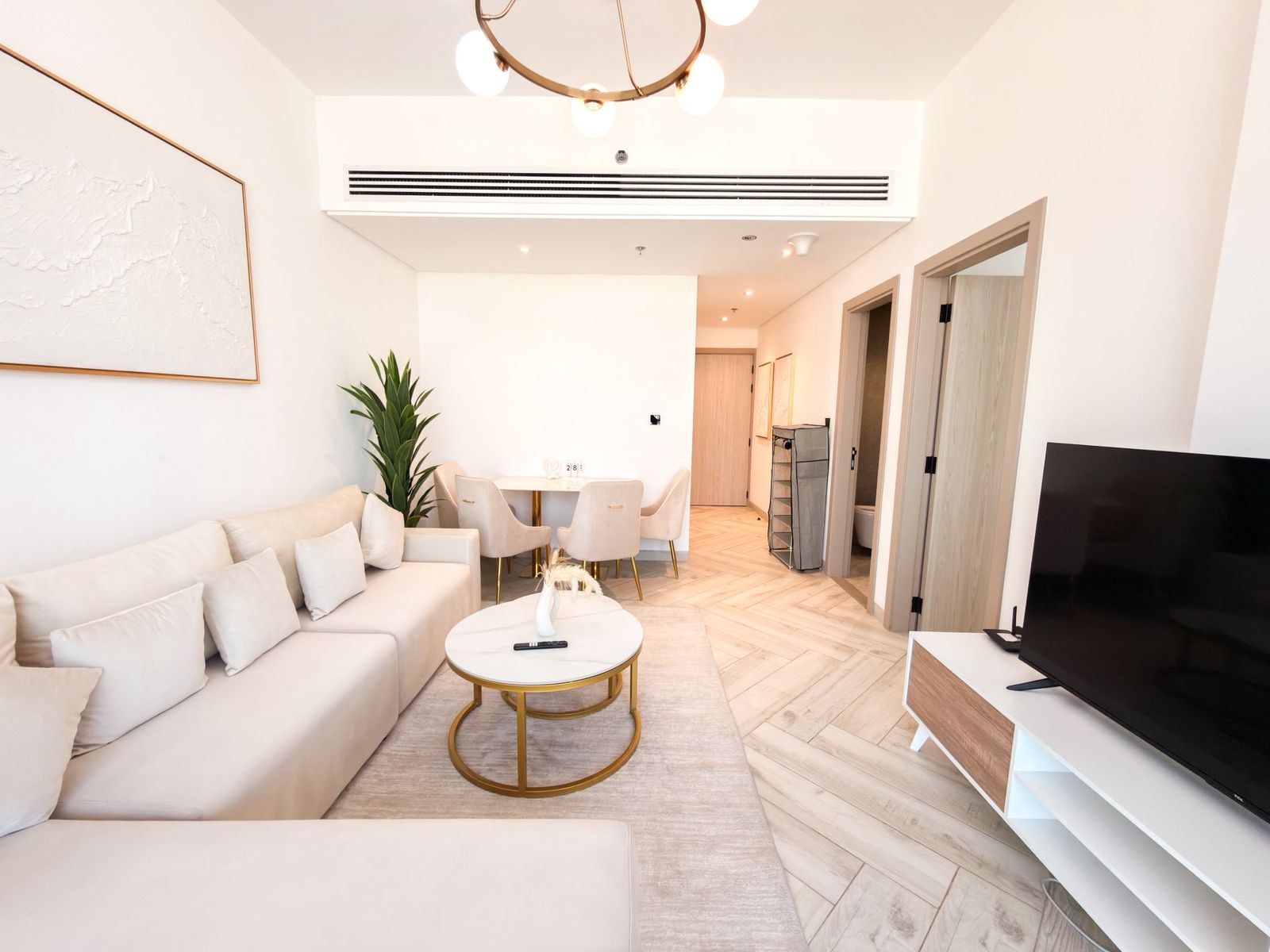 Furnished 1-bed apartment in Empire Residence