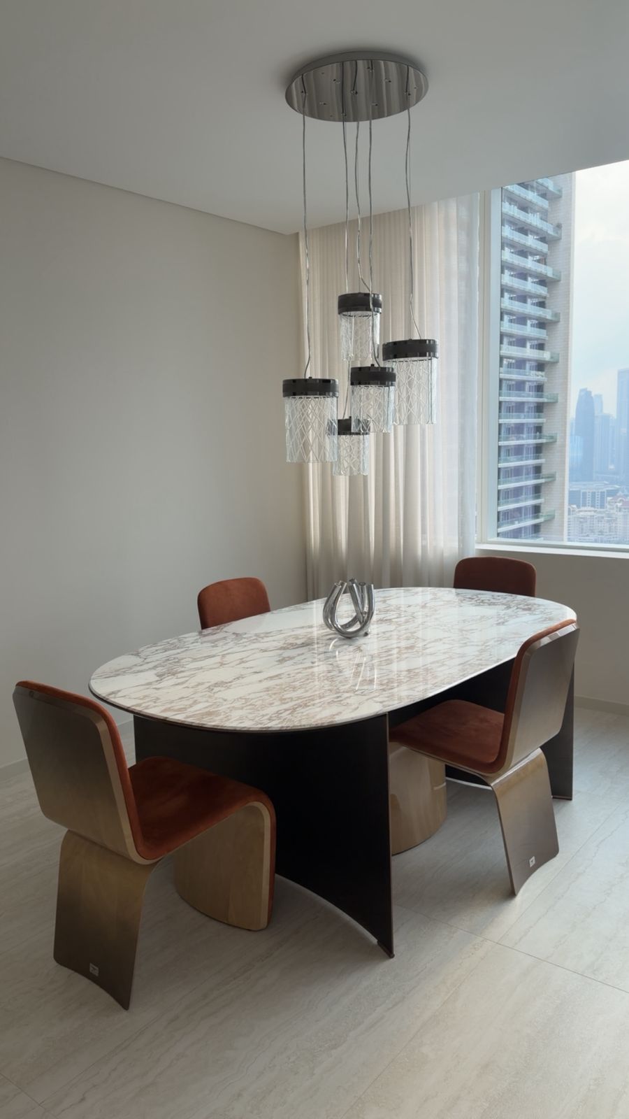 Bentley Home Interior | Fully Furnished | Bills Included