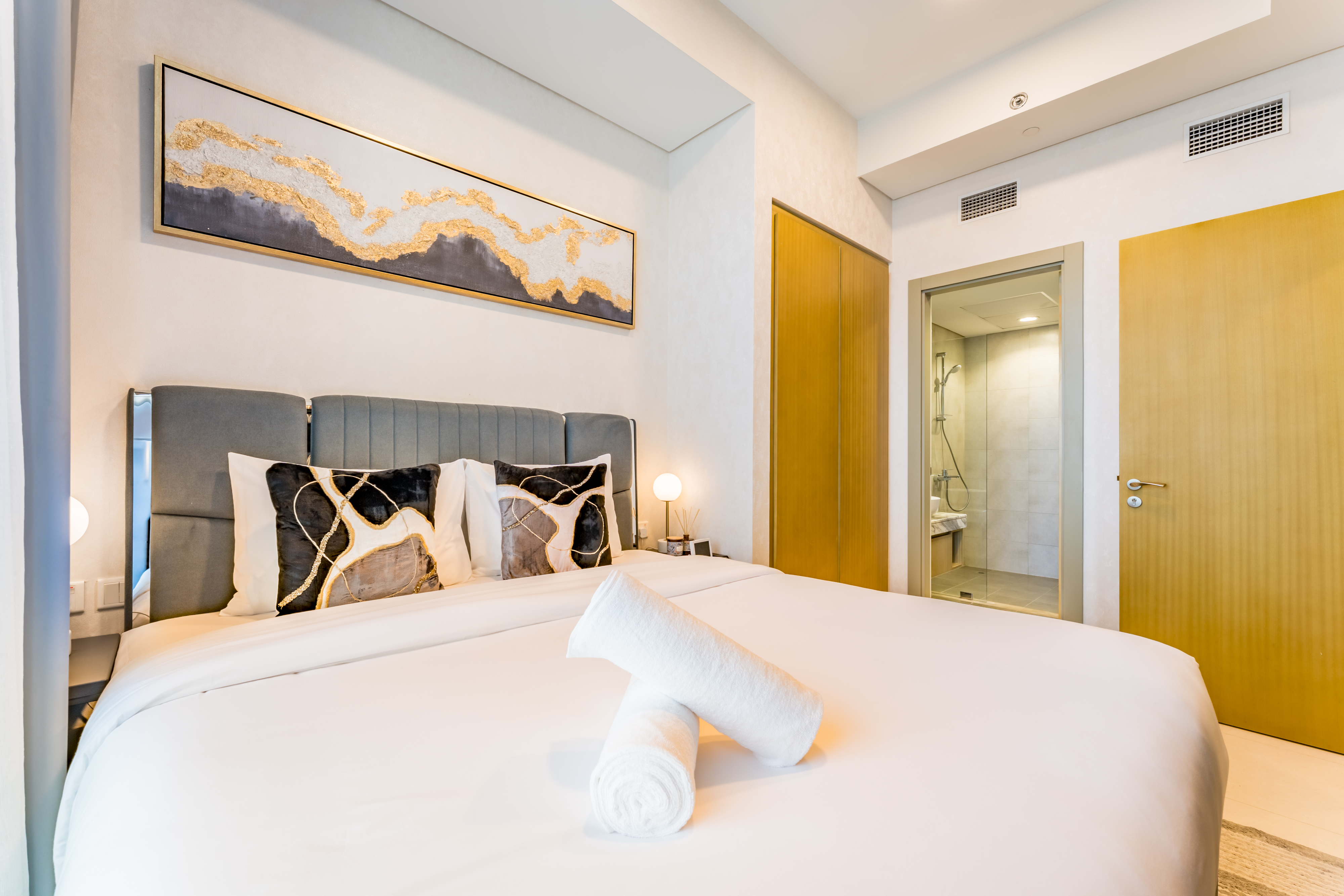 HIGH FLOOR | PRIME LOCATION | FULLY FURNISHED — Photo 8