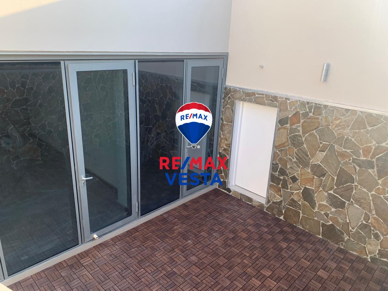 Fully Furnished | Direct to Beach | Amenities | Ready to Move in