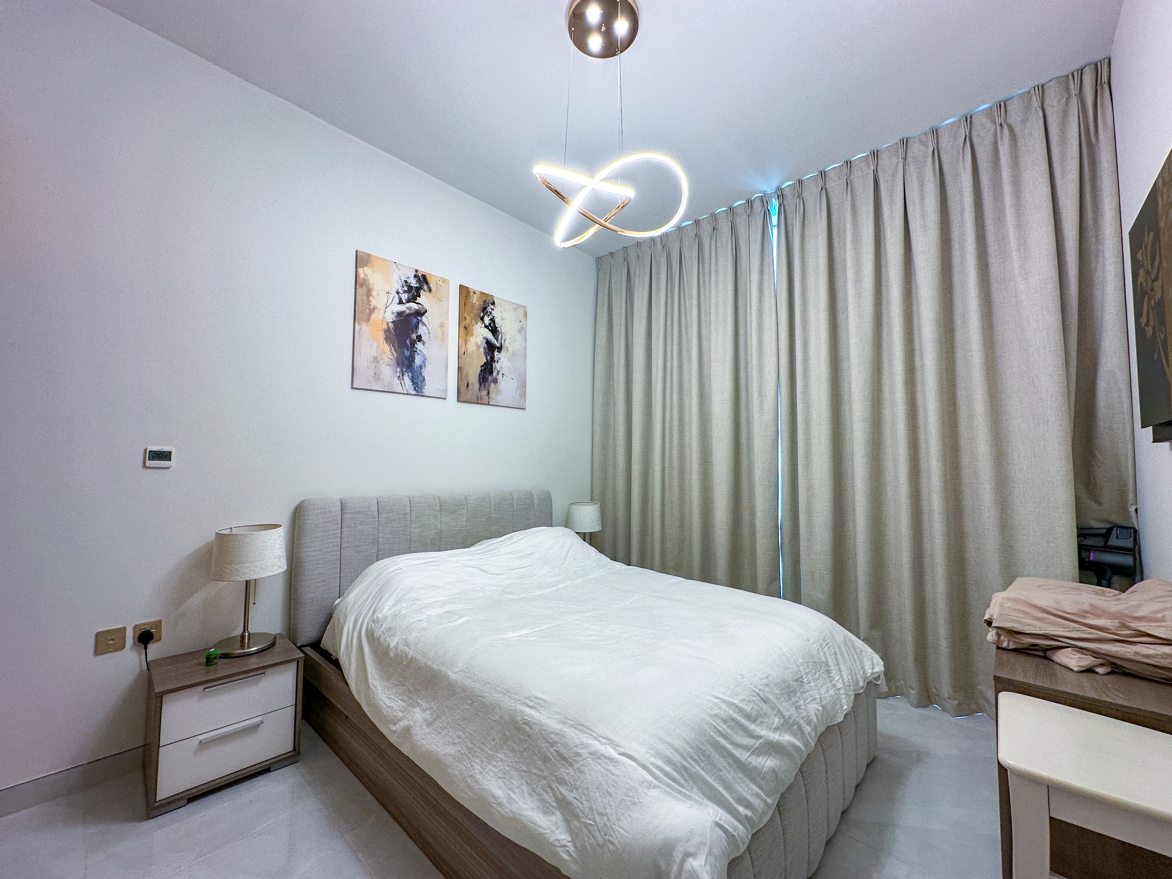 12 Cheques | Skyline Views | Premium Amenities