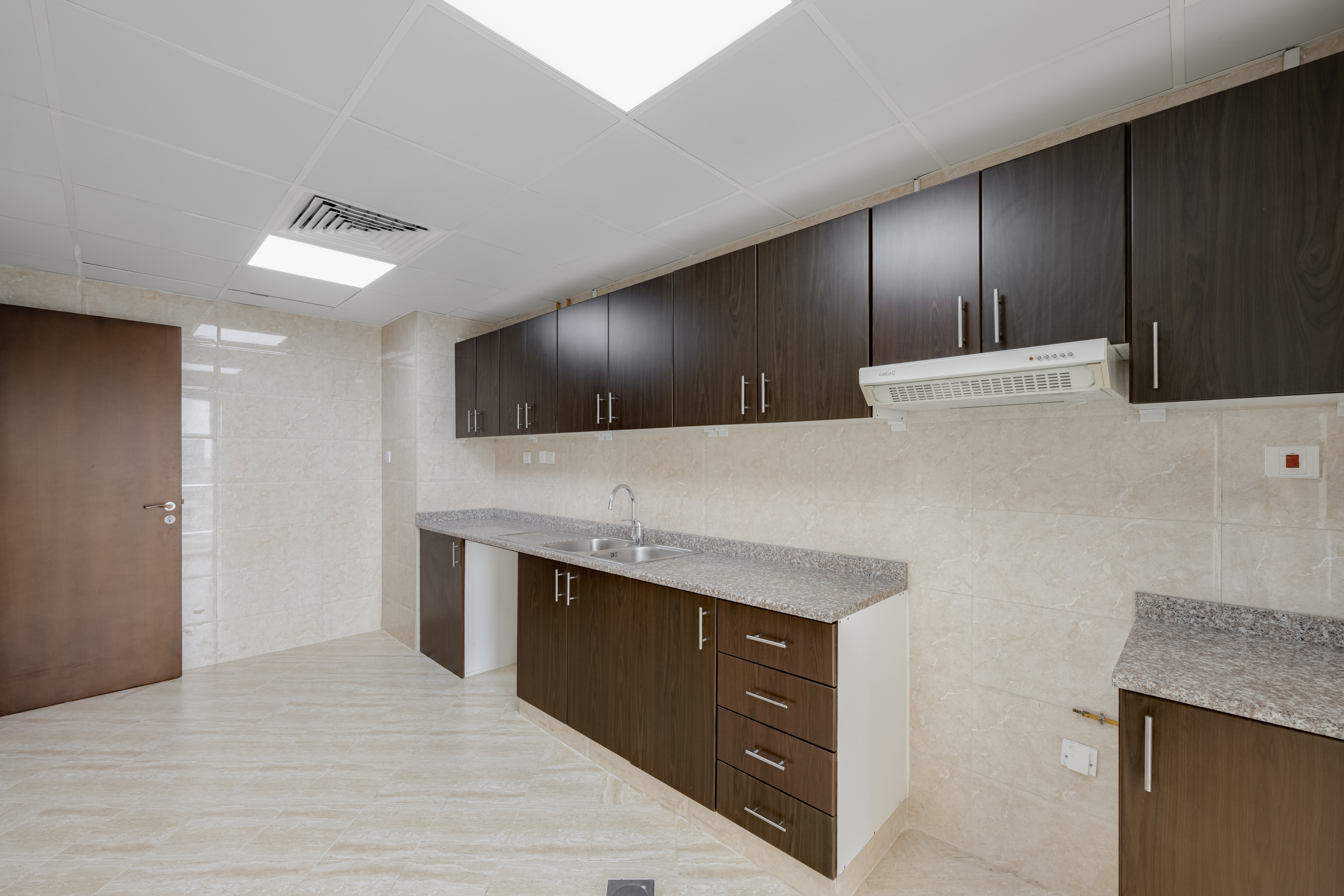 Study room 2BR | Closed-Kitchen | Big Layout