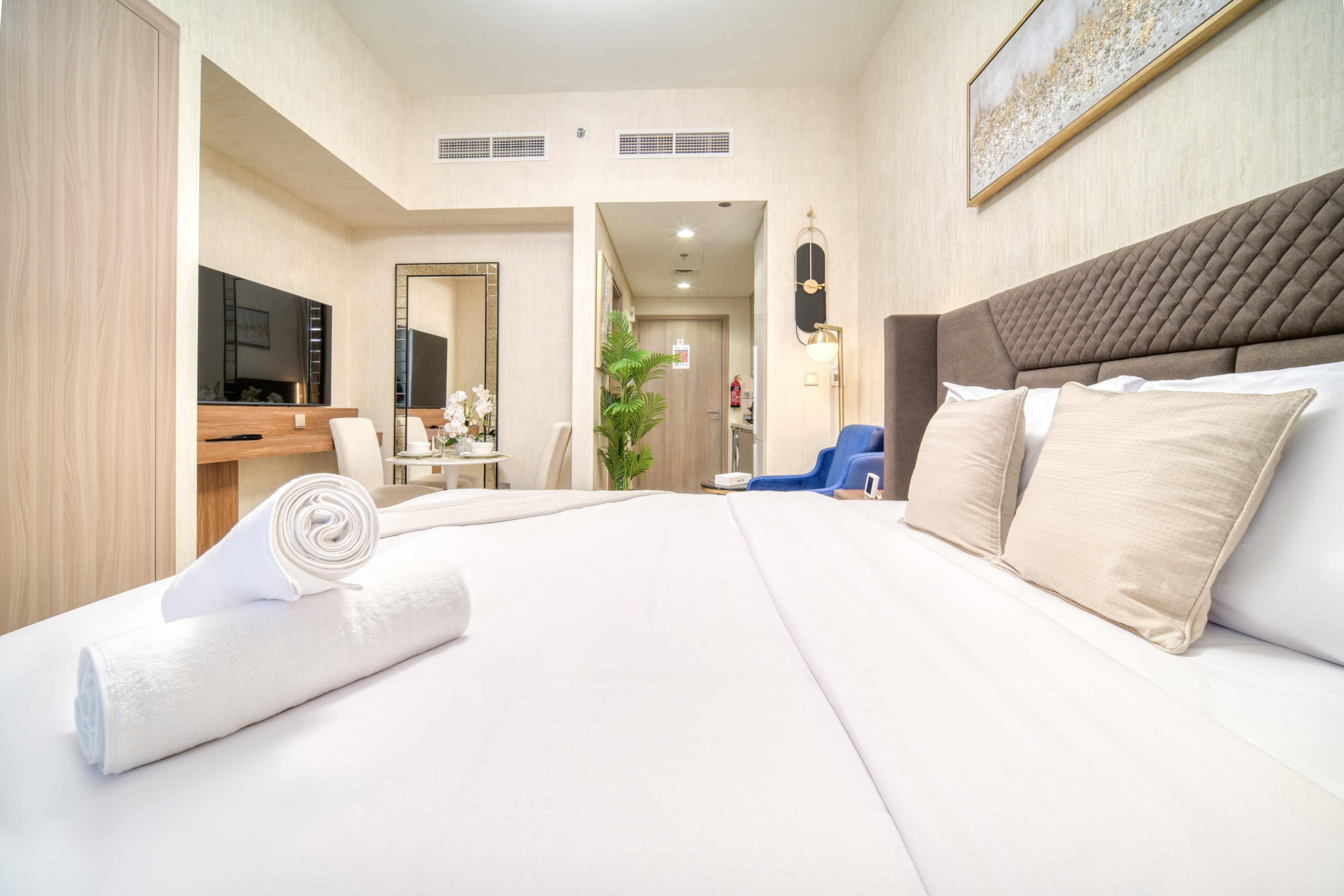 HIGH RENTAL YIELDS | FULLY FURNISHED STUDIO — Photo 3