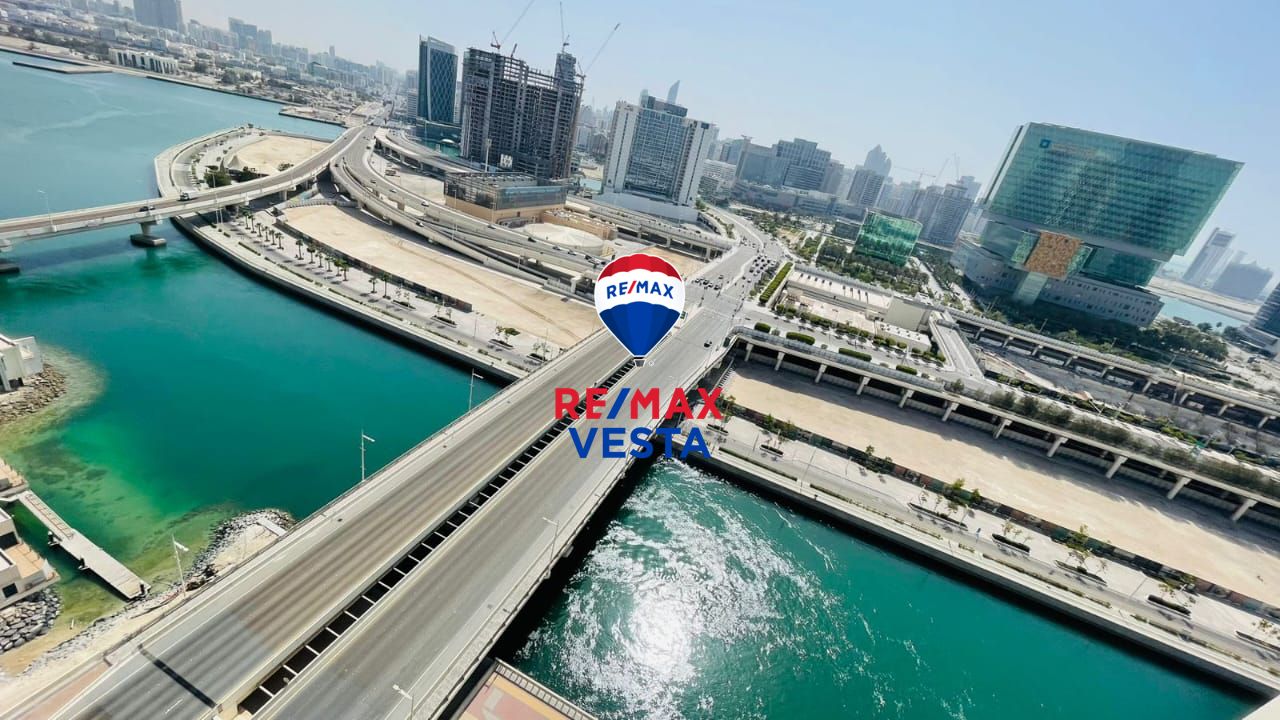Luxury 2 Bedroom + Maid’s Room in Canal Residence, Al Reem Island