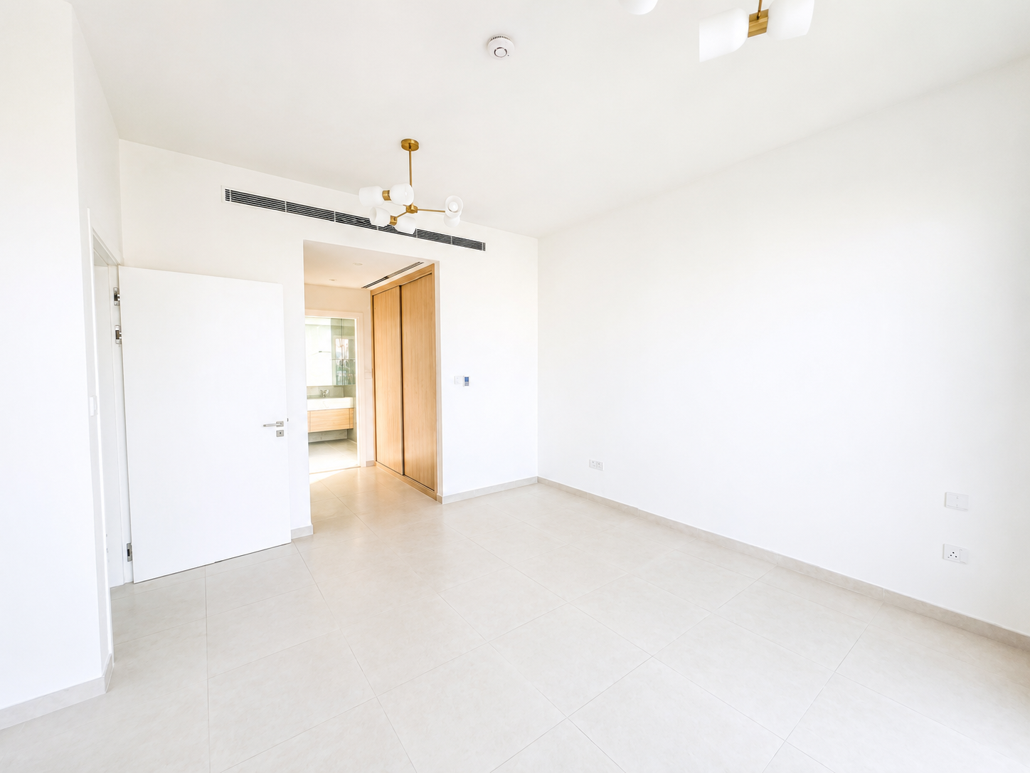 Vastu | Upgraded | Own amenities | End Corner