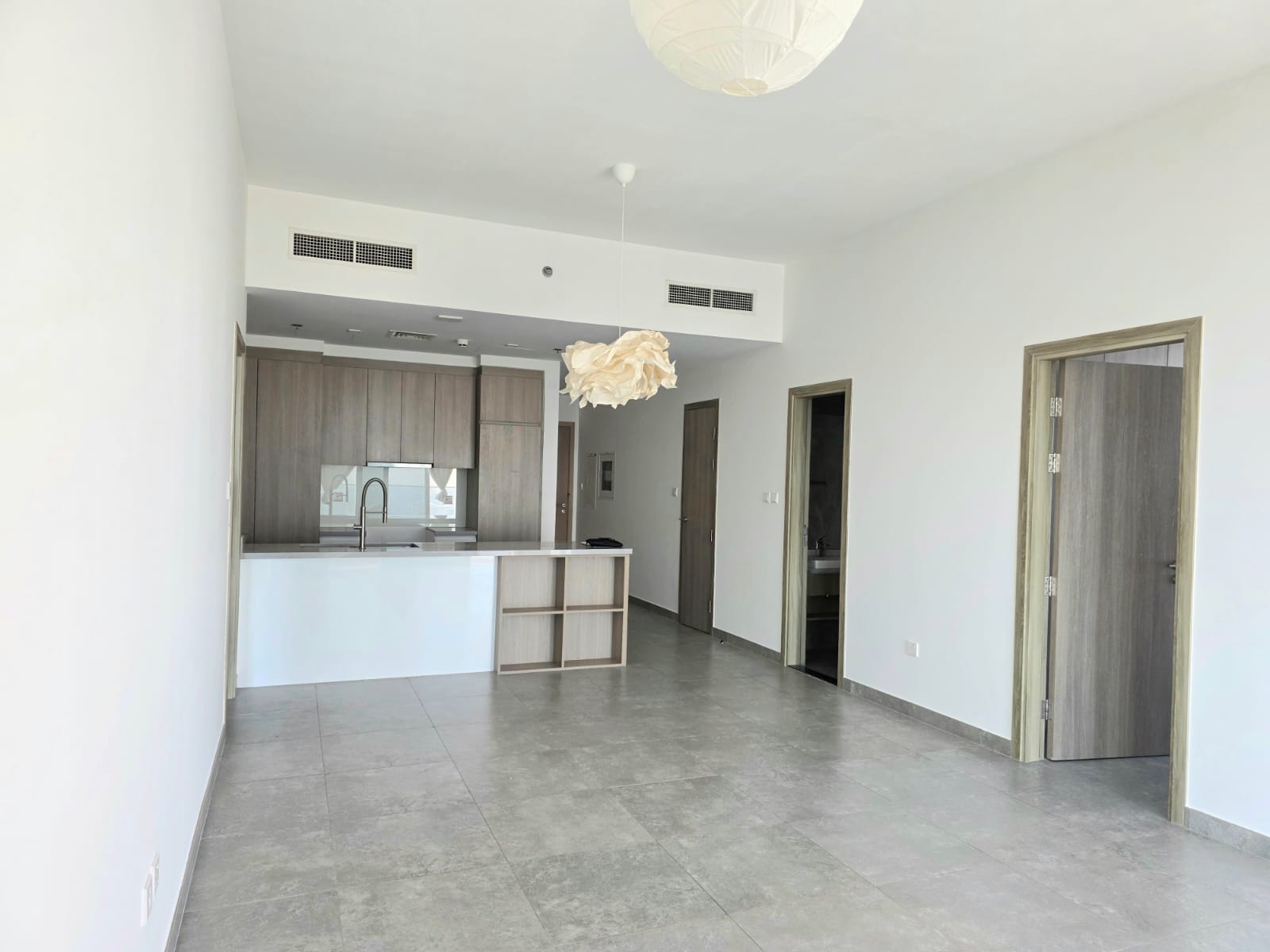 Full Marina view +Maids Room High floor