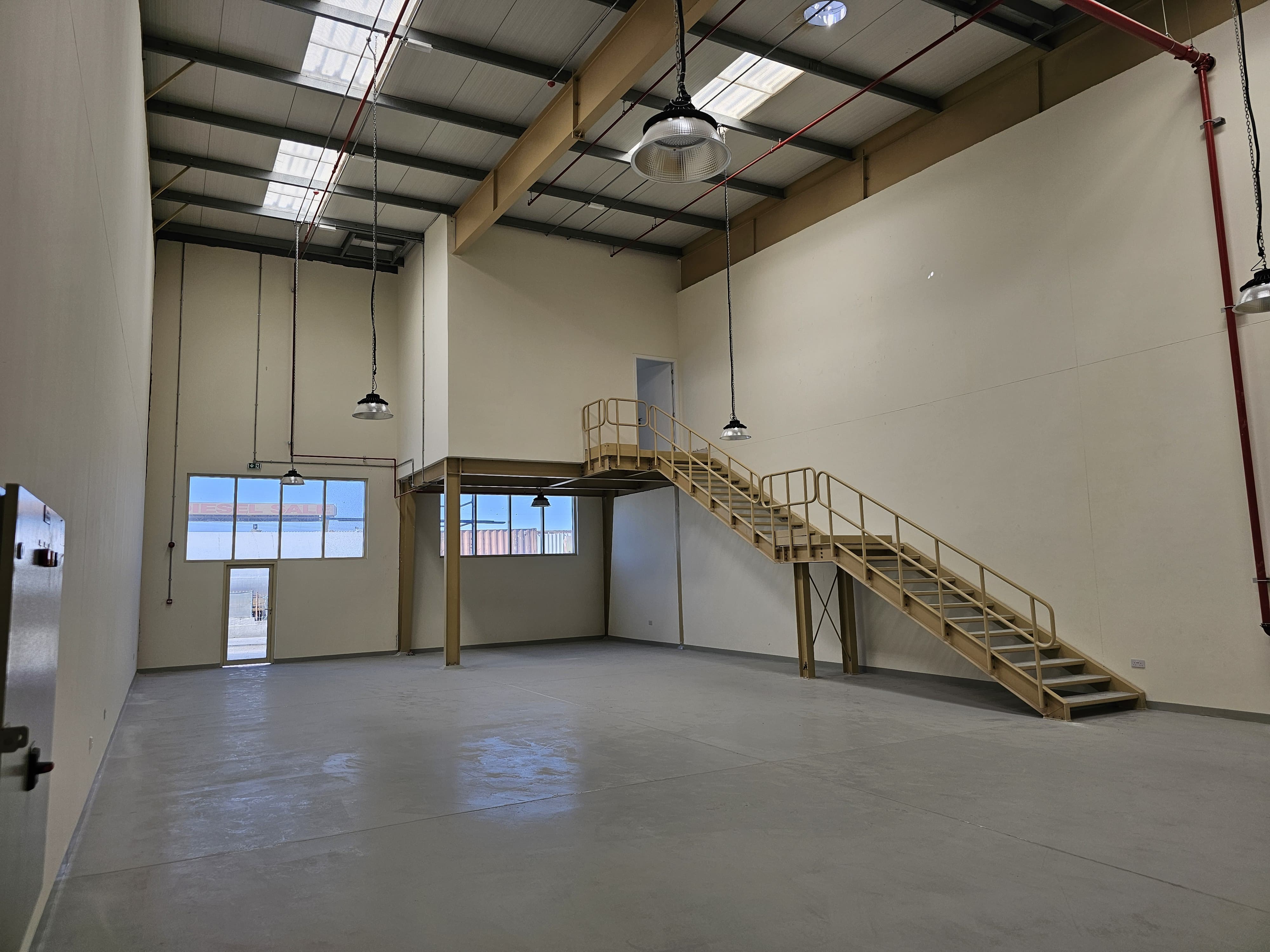SPACIOUS WAREHOUSE | JABAL ALI | PRIME LOCATION