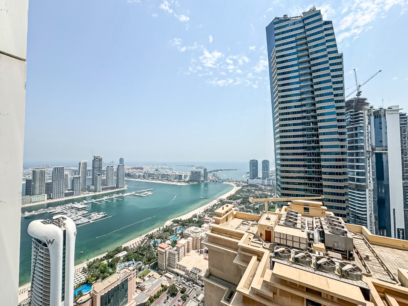 Elegant Marina Living | Spacious Layout | Prime Location