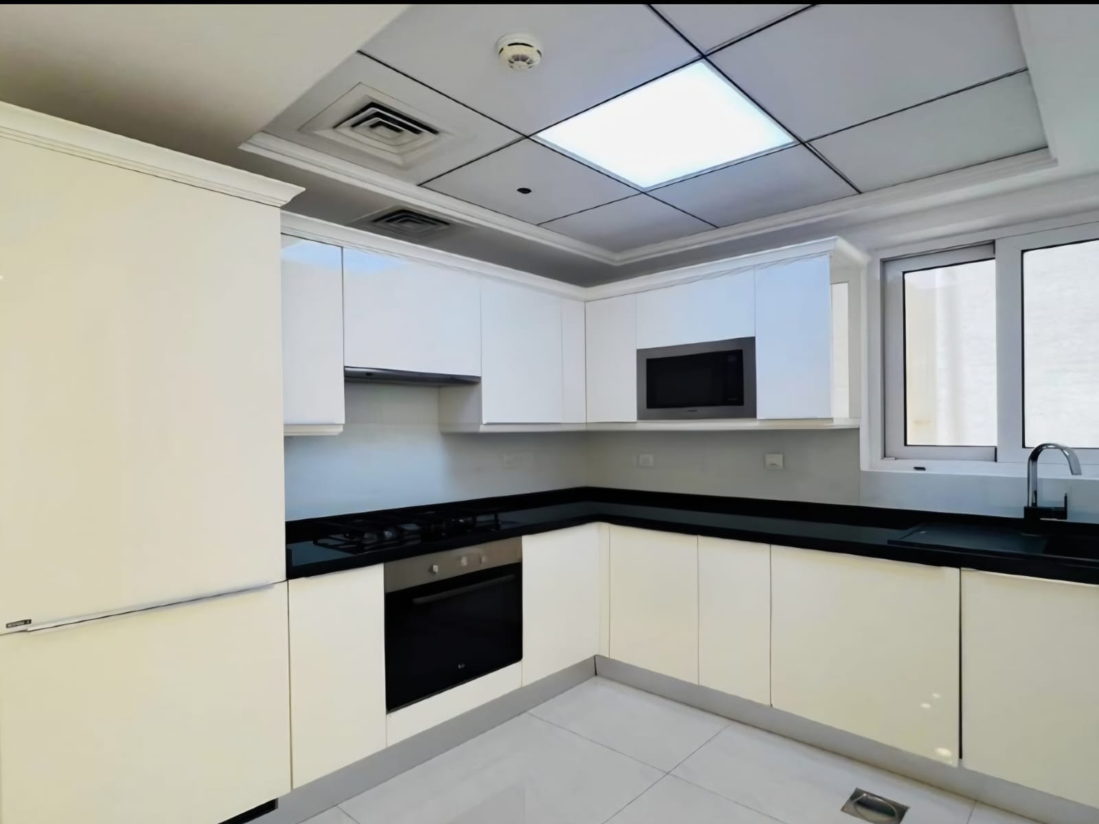 Bright Apartment | Spacious Layout | Open View