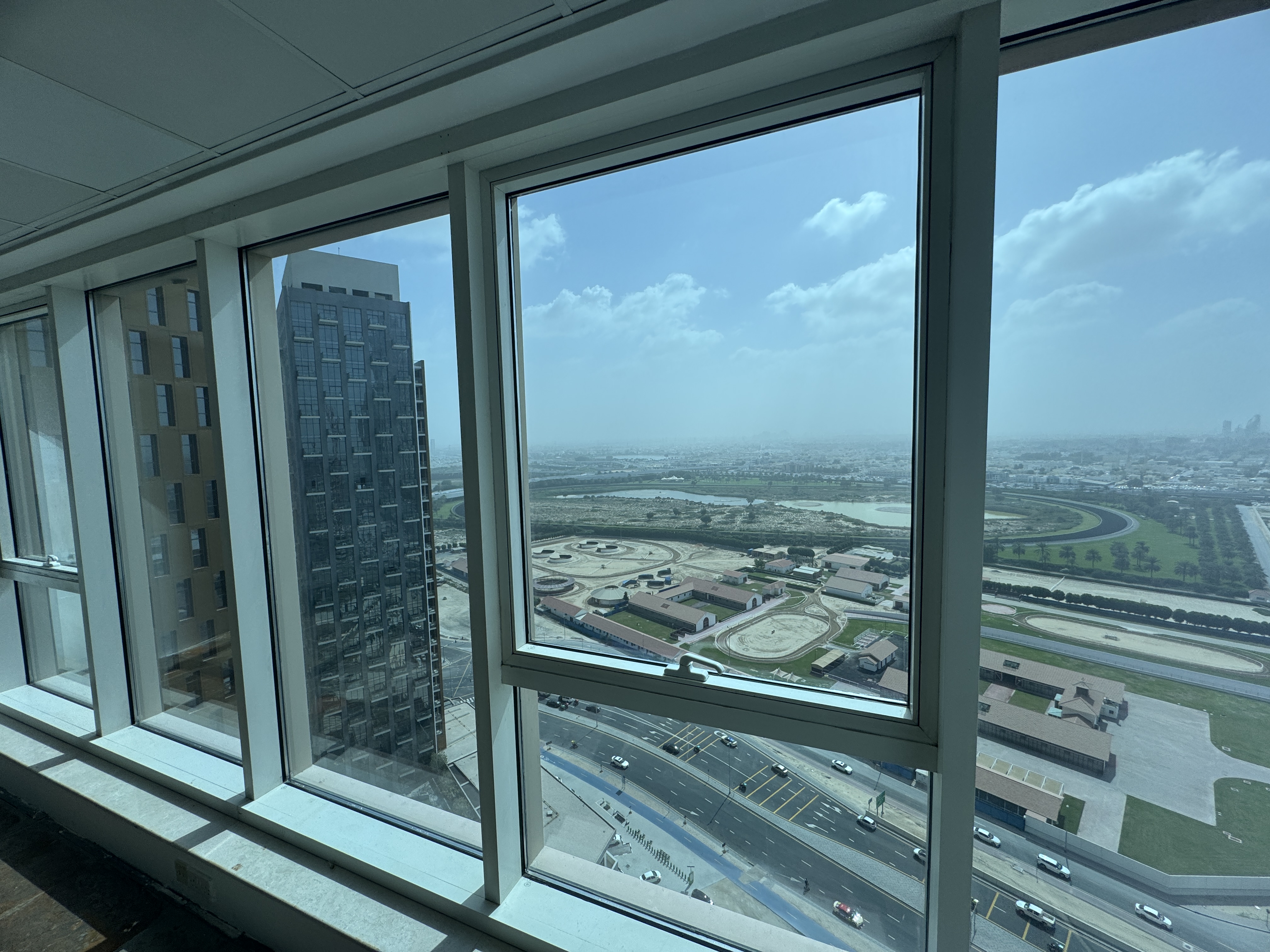 Spacious Office | Ready to Move-in | Churchill Towers
