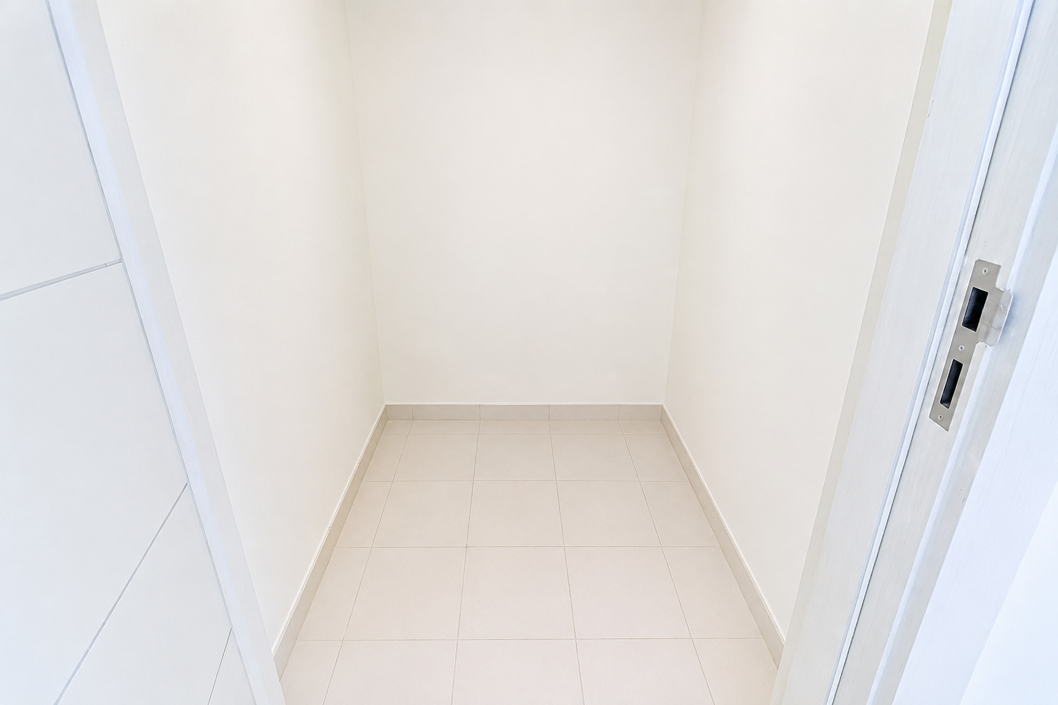 Single-Row | Middle Unit | Ready to Move