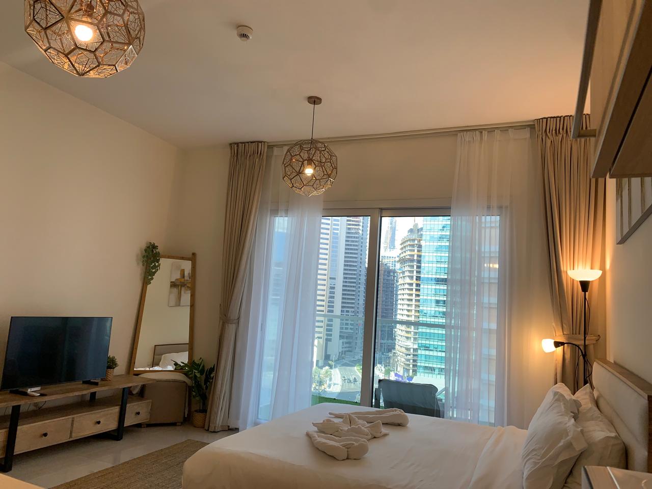 Spacious Studio | Fully Furnished | Close to Downtown