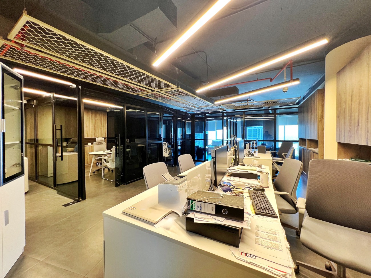   Unfurnished Spacious layout  Prime location