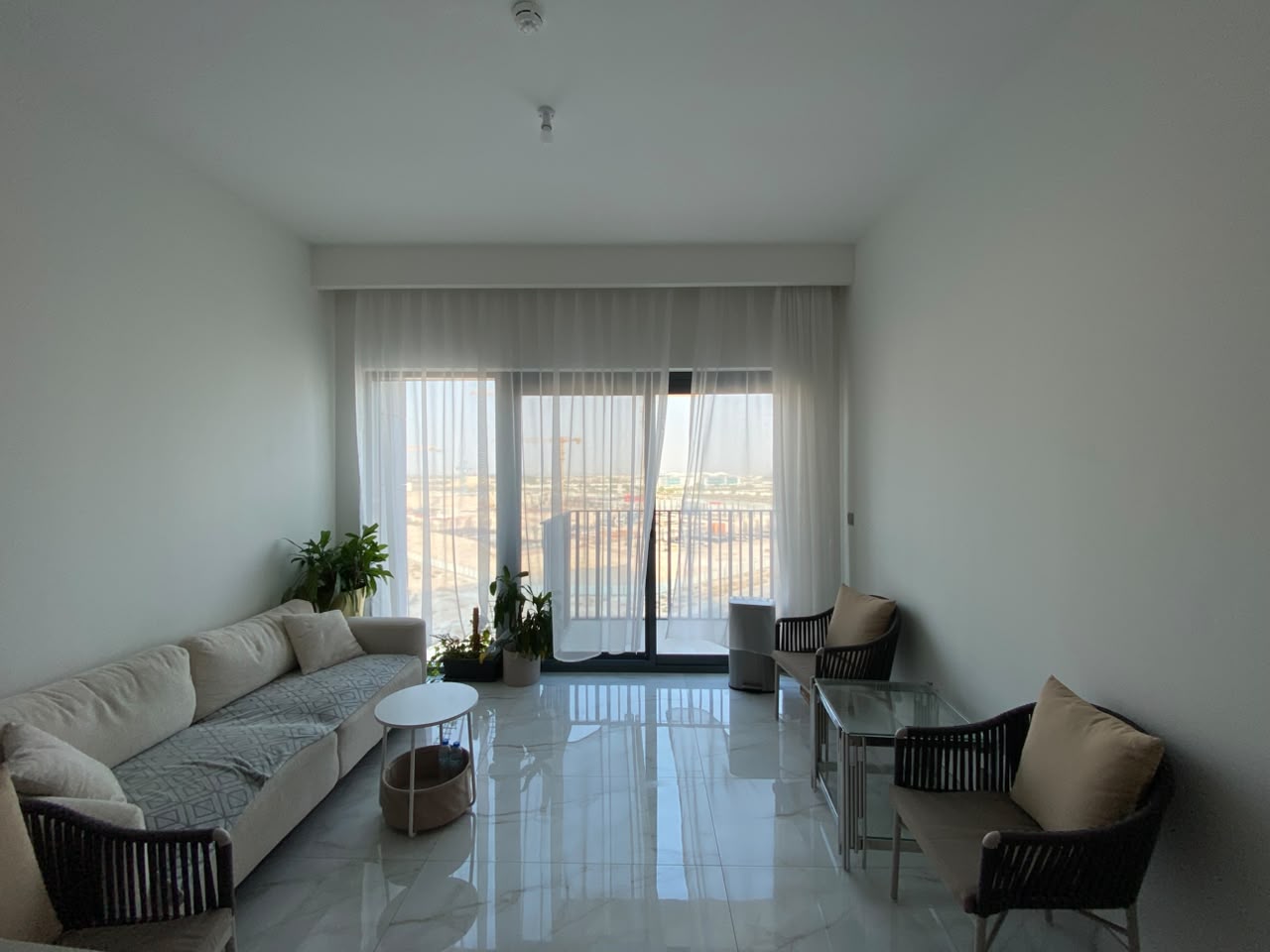 VACANT | PRIME LOCATION | FULLY FURNISHED · image 2