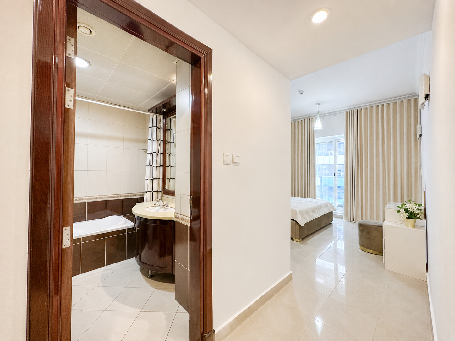 Modern Marina Residence | Private Balcony | Vacant