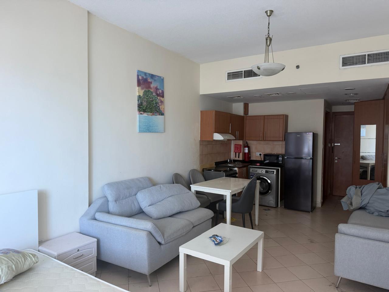Upgraded/ Big layout / Vacant | Furnished | Clean