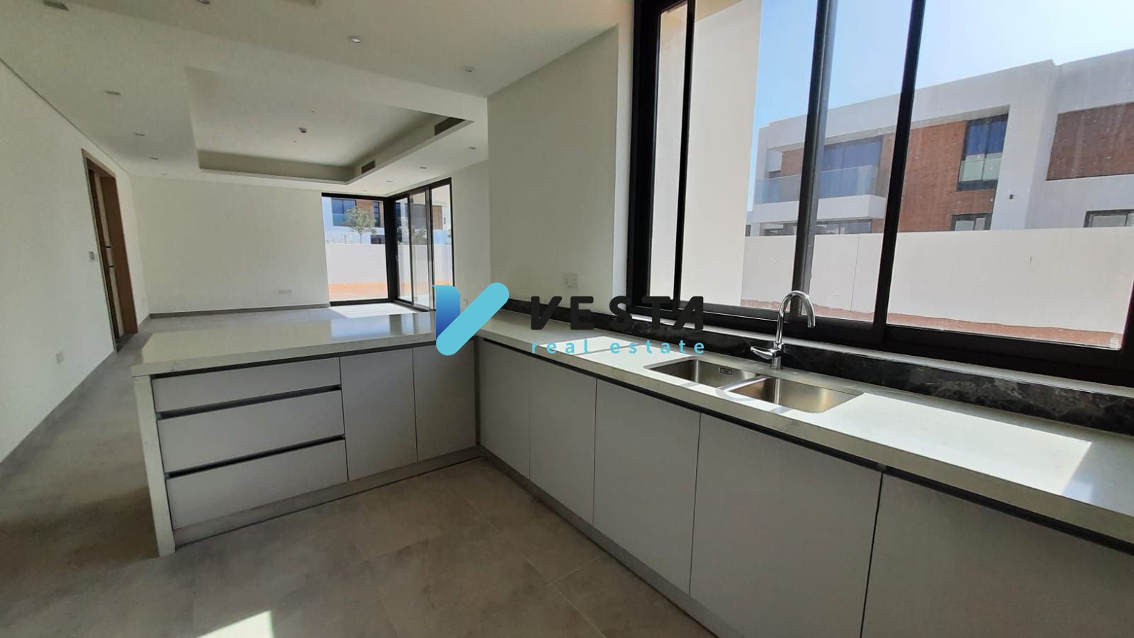 Premium Ready to Move Villa | Huge Corner Unit | Very Limited Layout