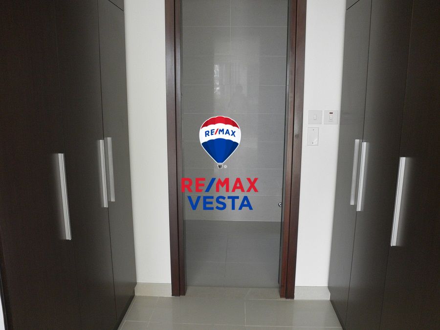 Well Maintained | Spacious Layout | Stunning View | Ready to Move