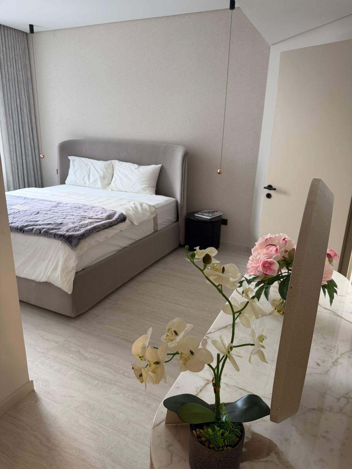 Bentley Home Interior | Fully Furnished | Bills Included